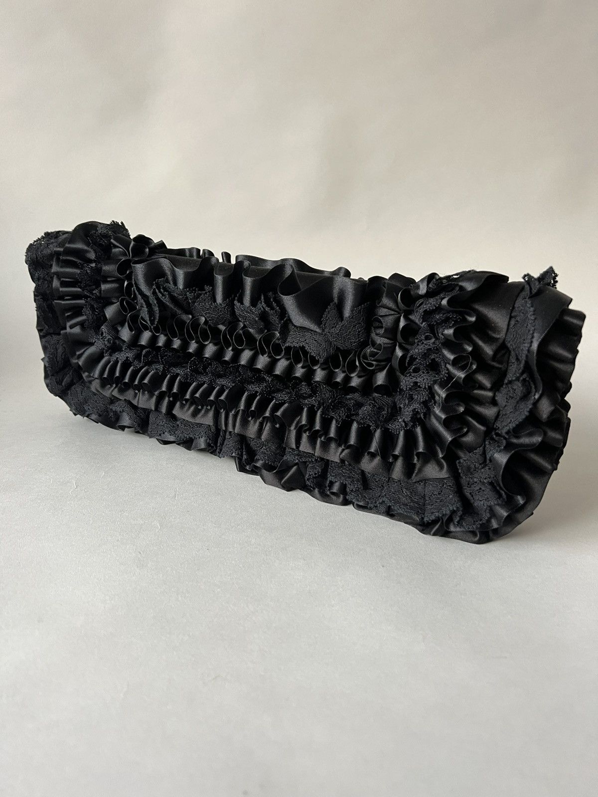 Balenciaga ❤️‍🔥RUNWAY❤️‍🔥Balenciaga Ruffled Satin Clutch Bag Size ONE SIZE - 3 Thumbnail