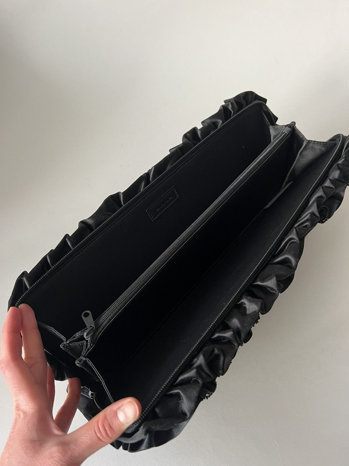 Balenciaga ❤️‍🔥RUNWAY❤️‍🔥Balenciaga Ruffled Satin Clutch Bag Size ONE SIZE - 5 Thumbnail