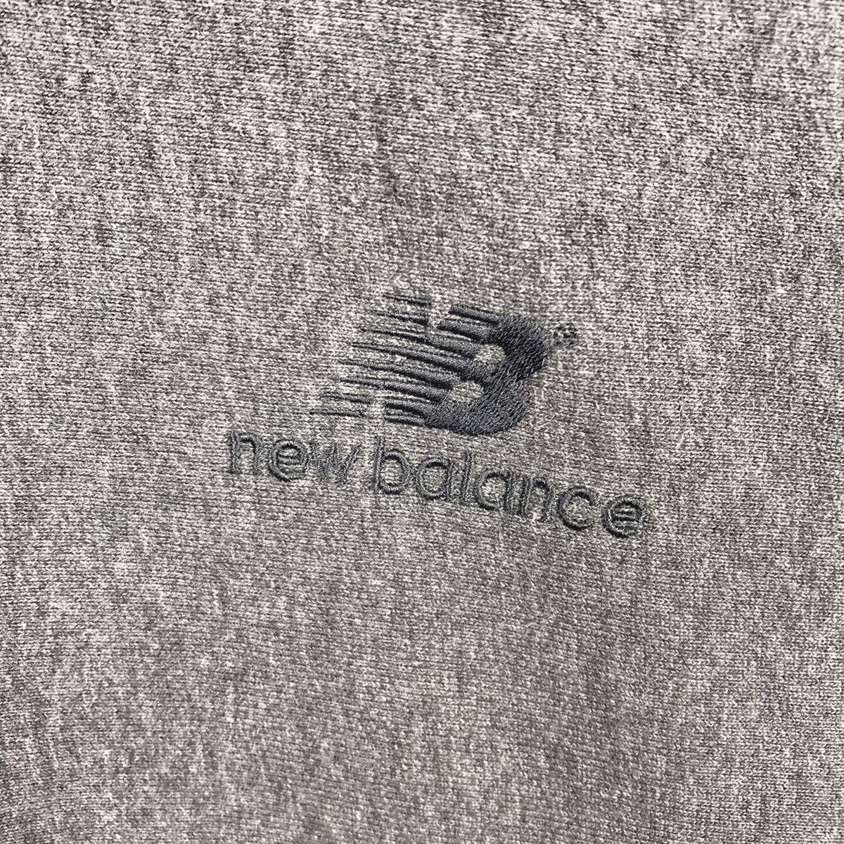 New Balance Vintage New Balance Essentials Reverse Weave Sweatshirt Size US L / EU 52-54 / 3 - 3 Thumbnail