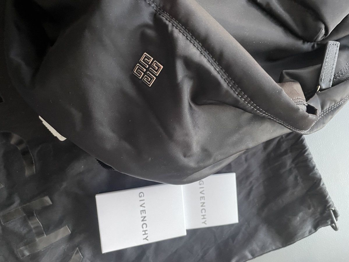 Givenchy Rare Limited Super Runway Classic Logo Everyday Backpack Size ONE SIZE - 4 Thumbnail