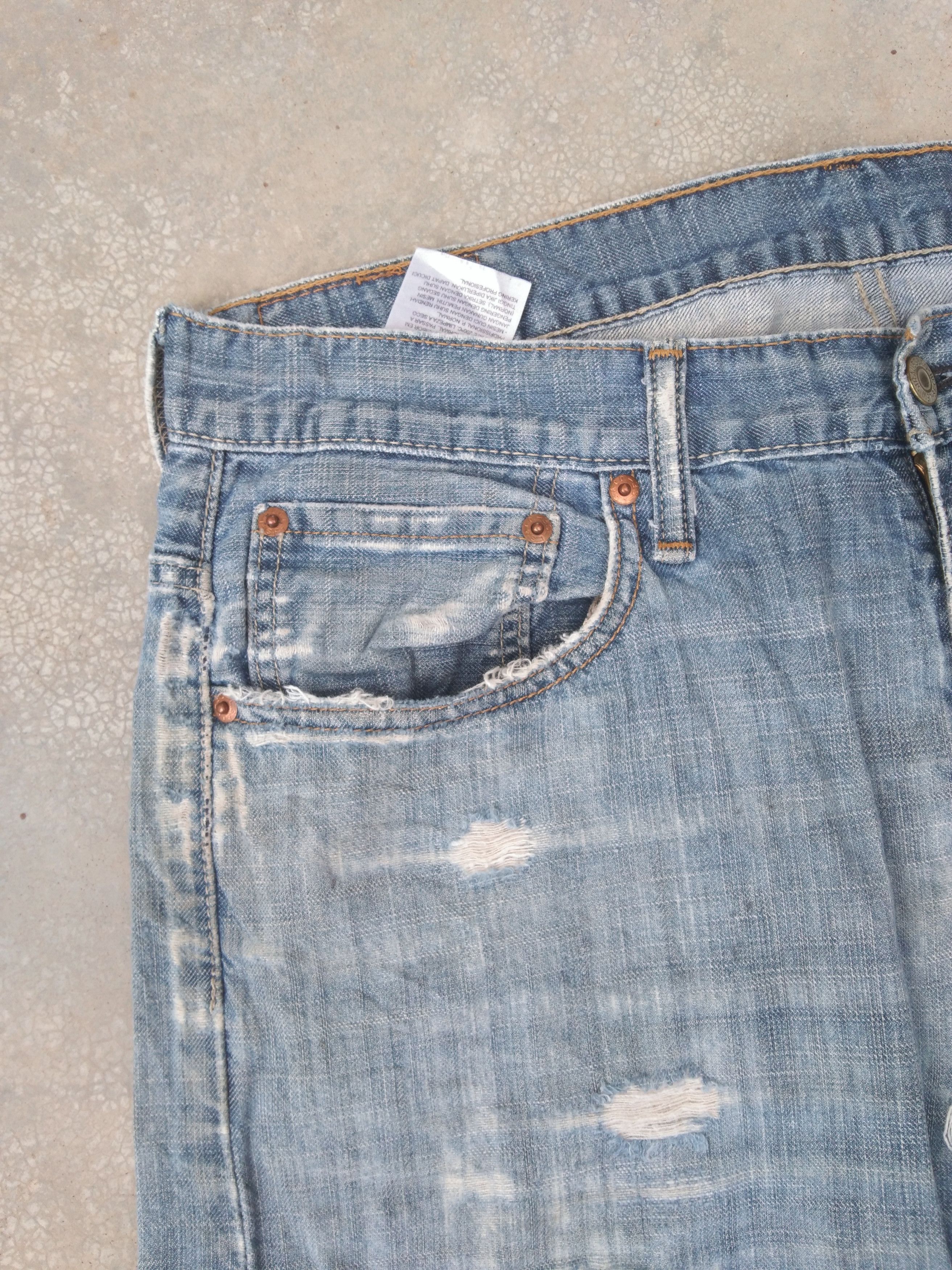 Levi's Vintage Levi's Jeans 569 Distressed Denim 34x30 Size US 34 / EU 50 - 14 Thumbnail