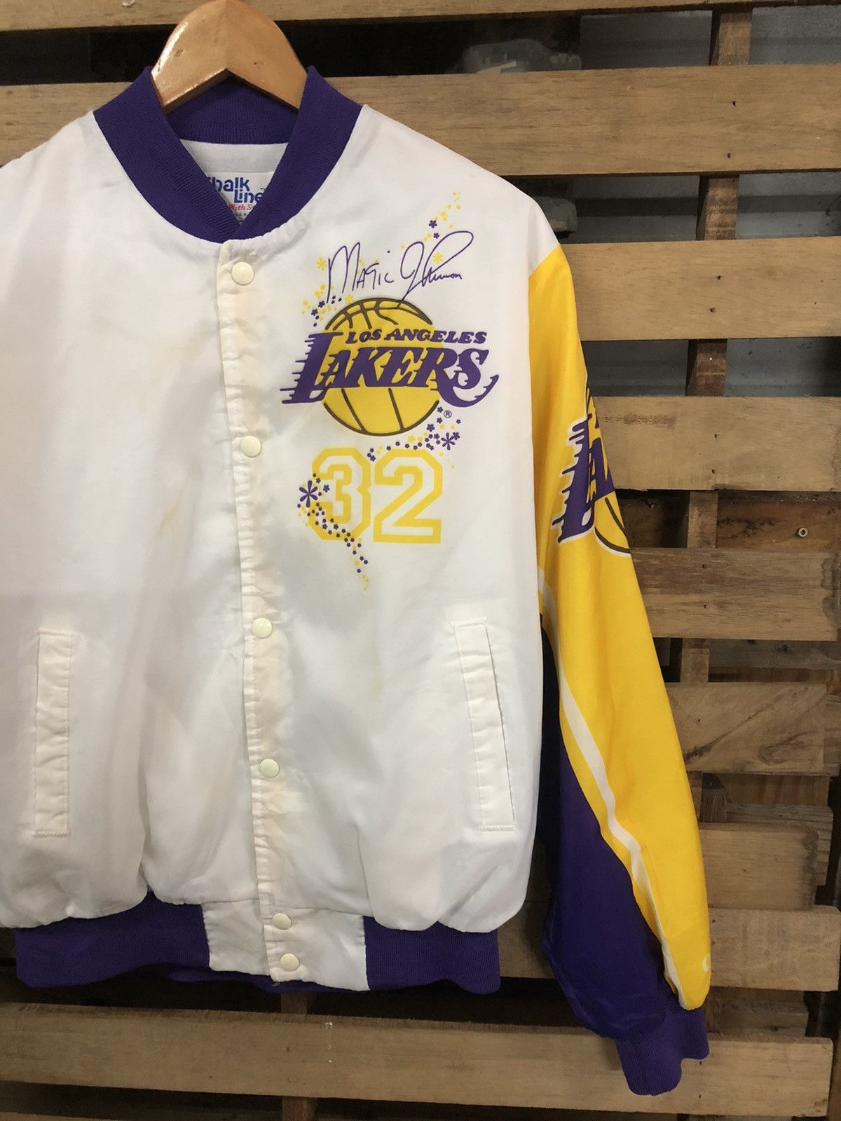 Chalk Line × NBA VINTAGE 90S MAGIC JOHNSON L.A LAKERS OVERPRINT VARSITY Size US L / EU 52-54 / 3 - 4 Thumbnail