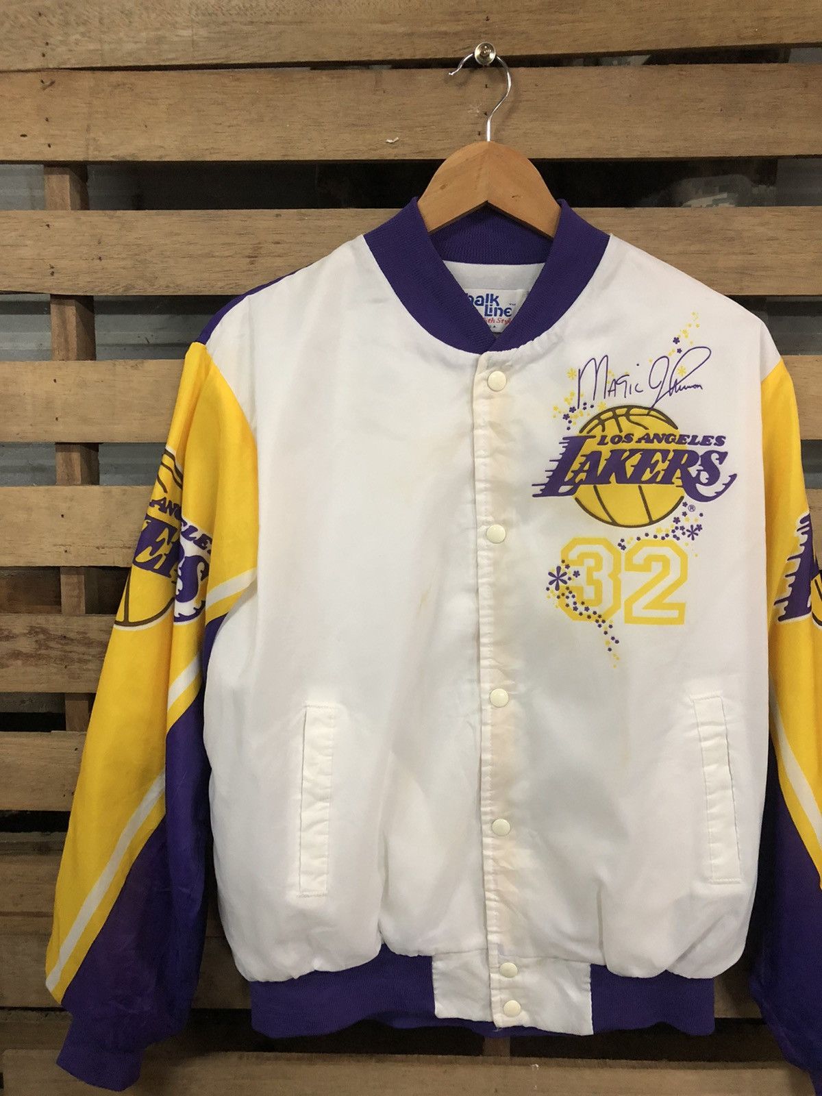 Chalk Line × NBA VINTAGE 90S MAGIC JOHNSON L.A LAKERS OVERPRINT VARSITY Size US L / EU 52-54 / 3 - 5 Thumbnail