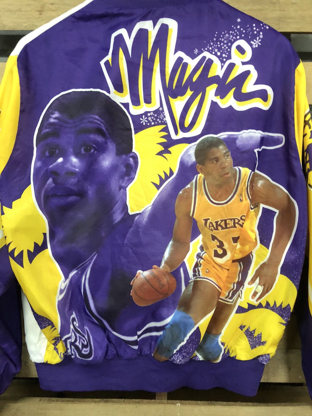 Chalk Line × NBA VINTAGE 90S MAGIC JOHNSON L.A LAKERS OVERPRINT VARSITY Size US L / EU 52-54 / 3 - 10 Thumbnail