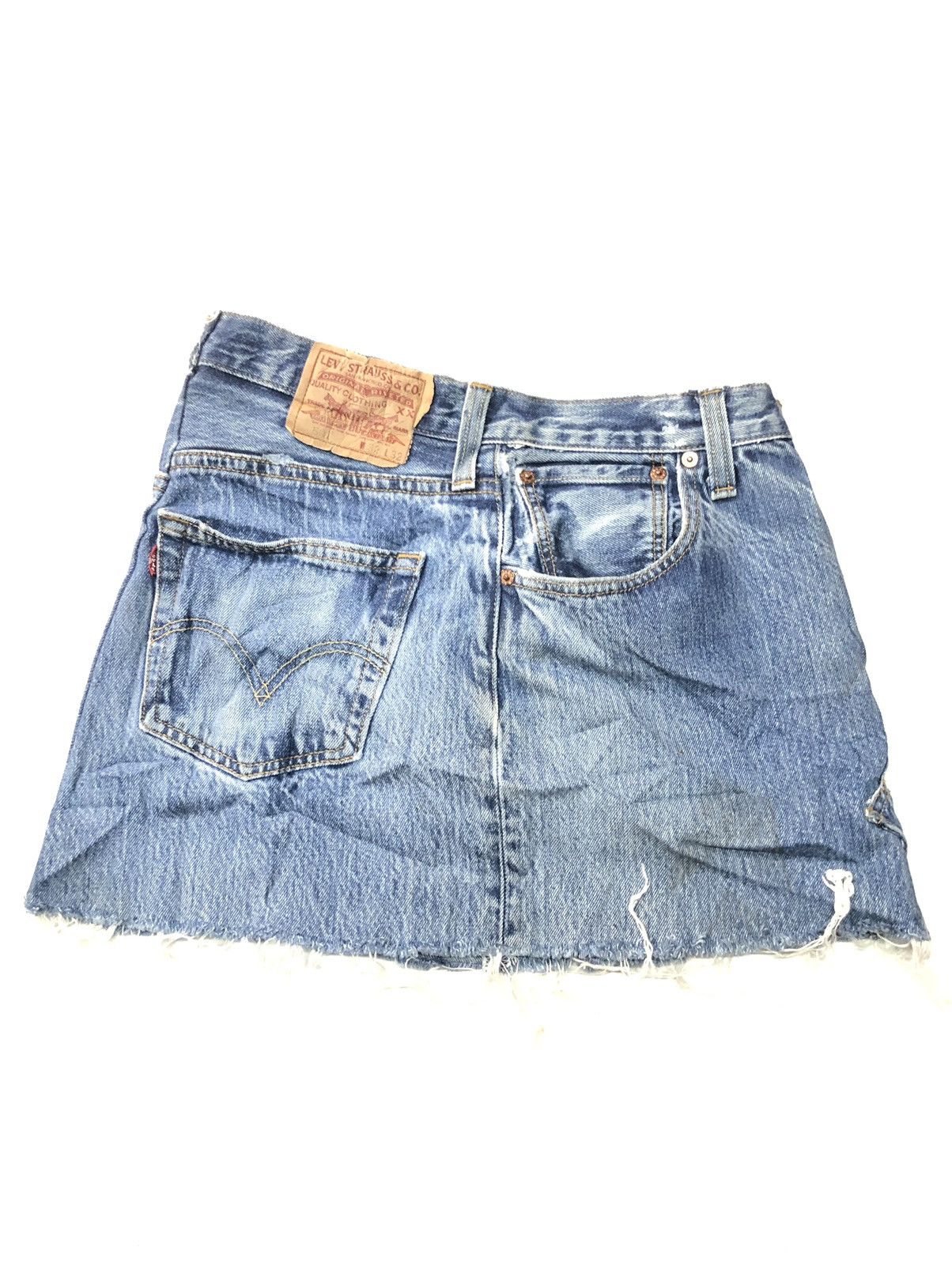 Levi's × Vintage VINTAGE 90s LEVIS 501 SKIRT BLUE WASH DISSTRESSED DENIM Size 29" - 6 Thumbnail