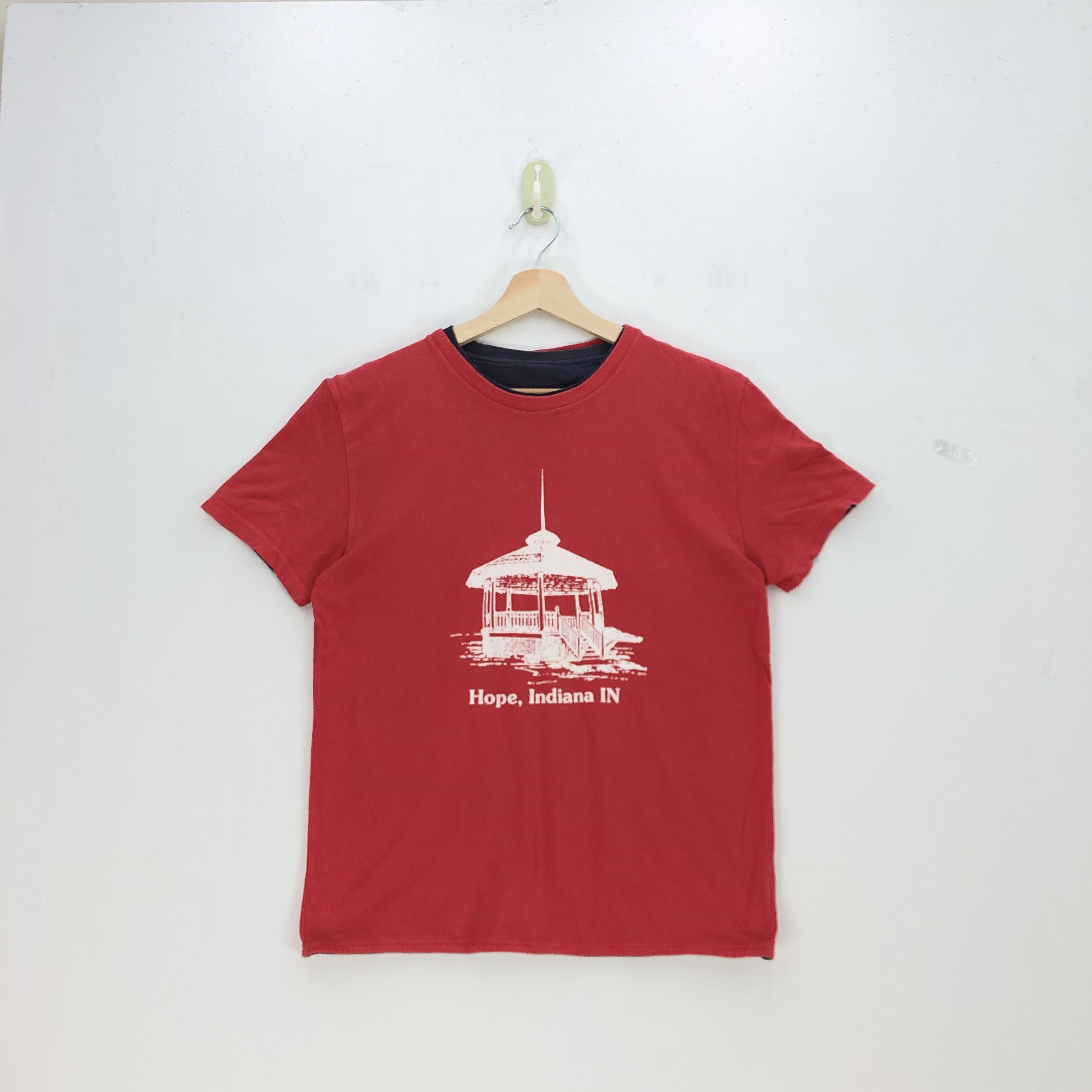 Japanese Brand Vintage Reversible T Shirt Wales Island Hope Indiana 56789 Size US S / EU 44-46 / 1 - 1 Thumbnail