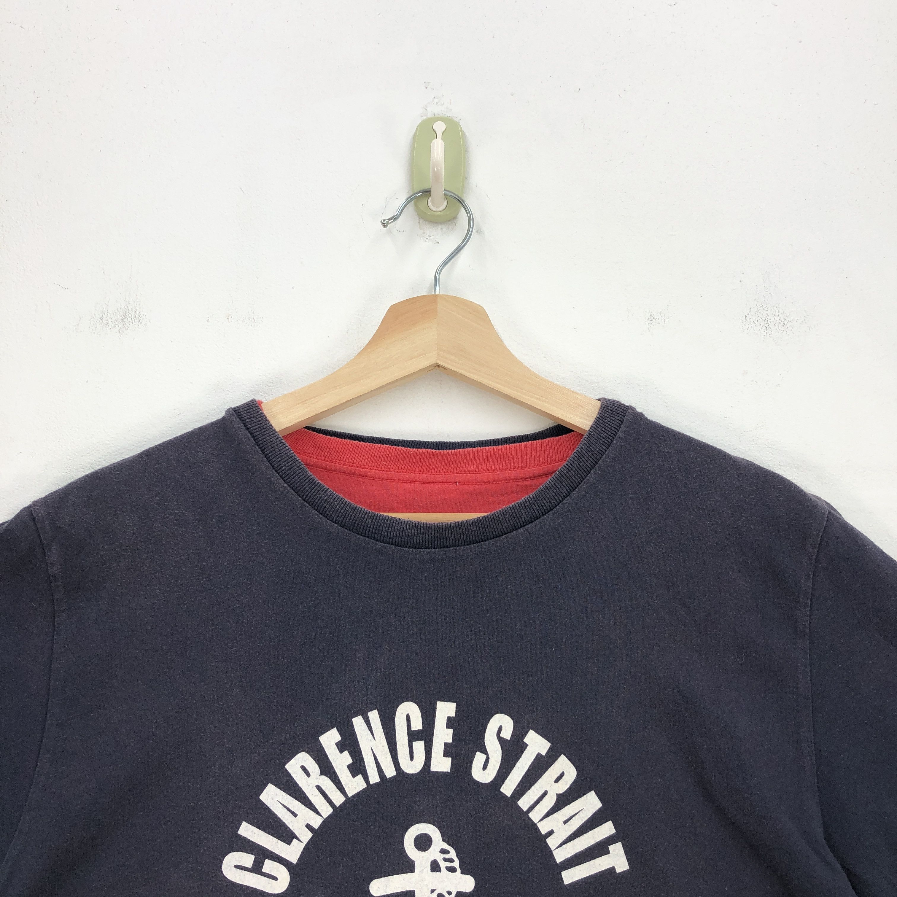 Japanese Brand Vintage Reversible T Shirt Wales Island Hope Indiana 56789 Size US S / EU 44-46 / 1 - 7 Thumbnail