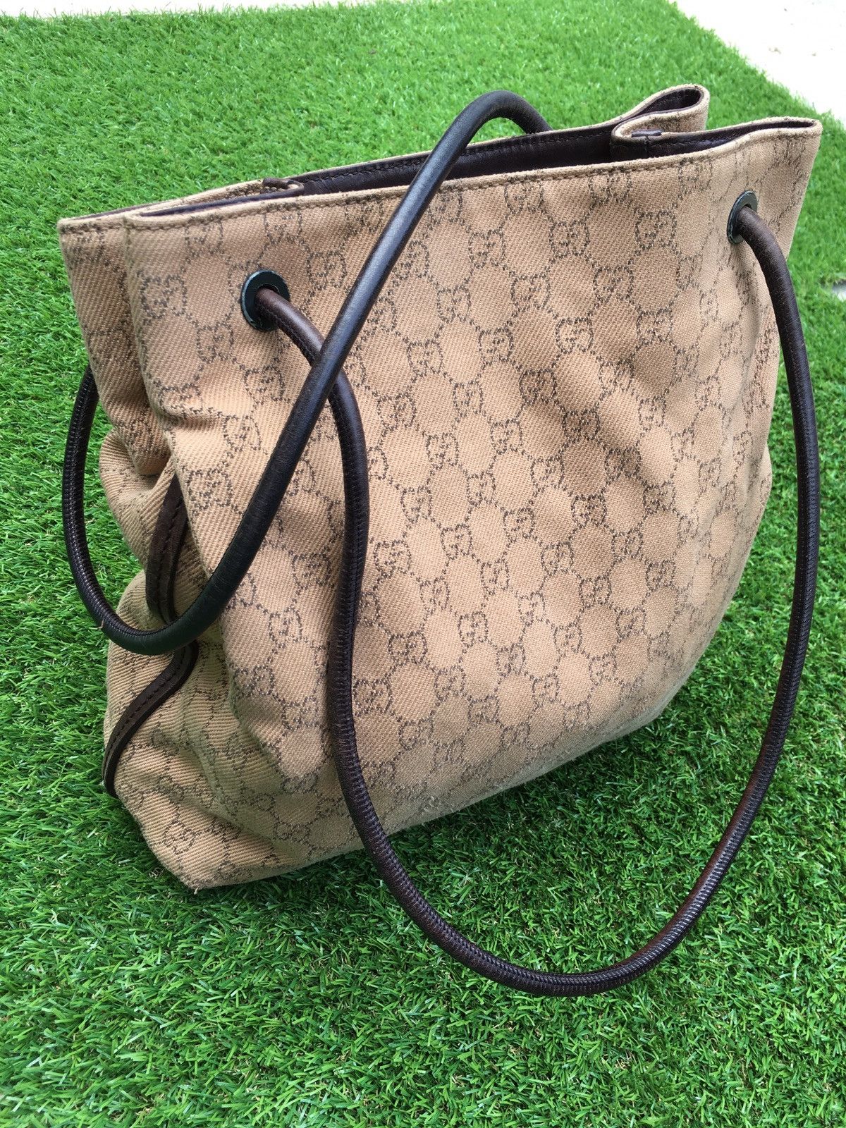 Gucci Vintage Gucci Signature GG Handbag Size ONE SIZE - 1 Thumbnail
