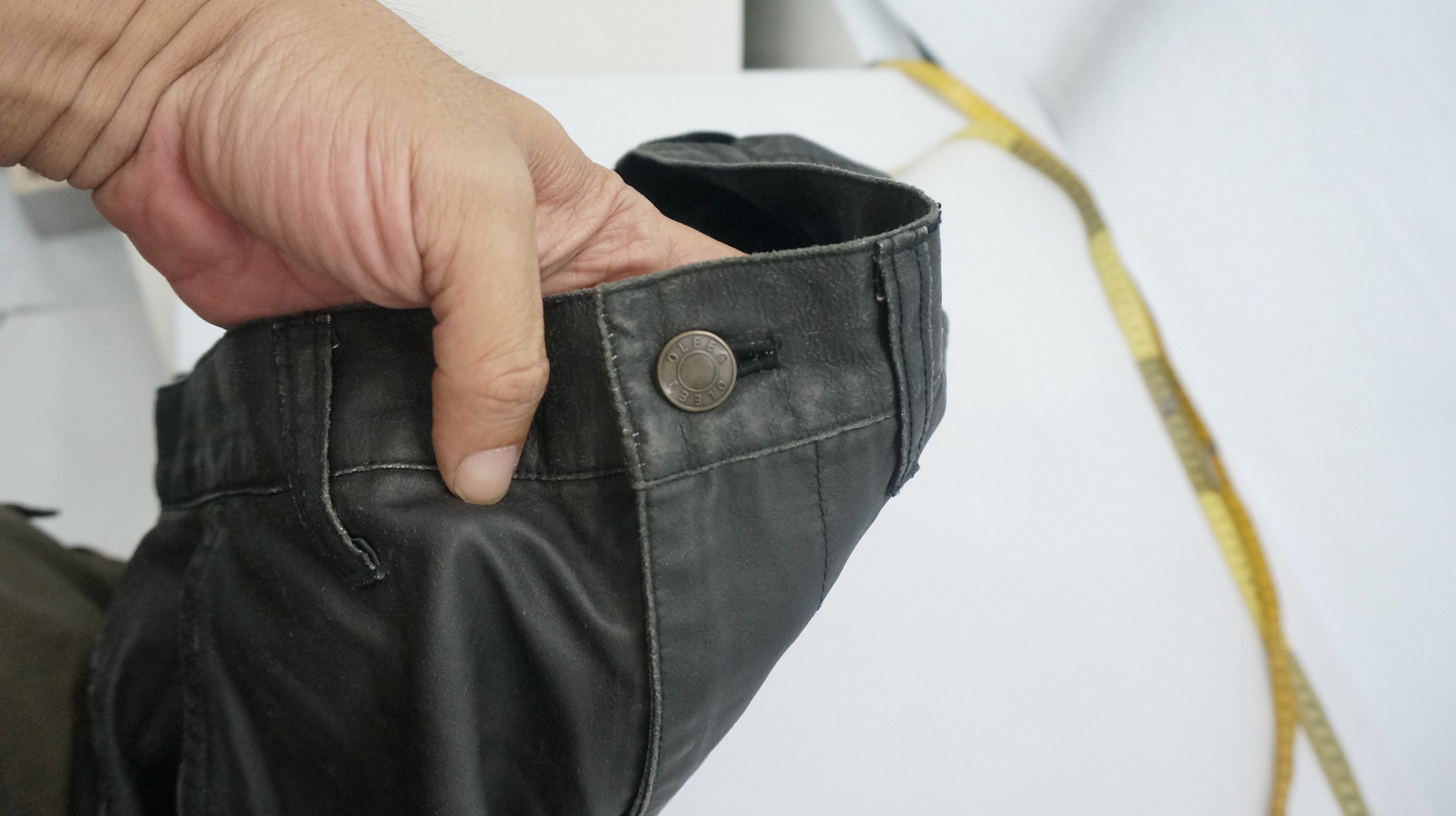 Japanese Brand Vintage OLEEG Japan Faded Waxed Worn Out Cargo Pants Size US 33 - 16 Thumbnail