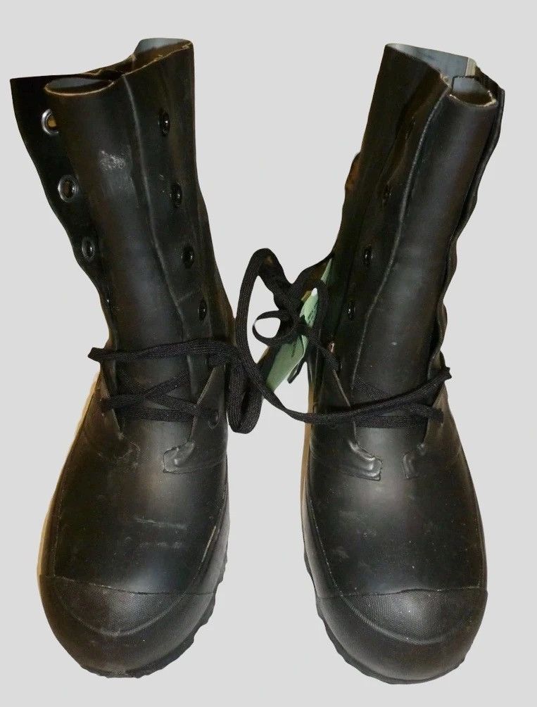 Vintage VINTAGE BUNNY BOOTS W/O Valves Size US 9.5 / EU 42-43 - 1 Thumbnail