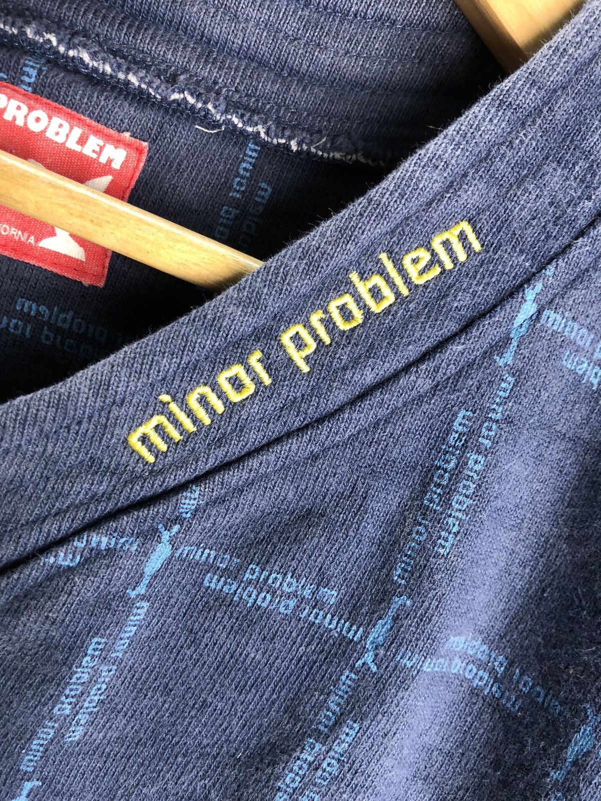 Vintage MINOR PROBLEM SOUTH BAY CALIFORNIA JUMPER CARDIGAN SPEL OUT Size US L / EU 52-54 / 3 - 5 Thumbnail