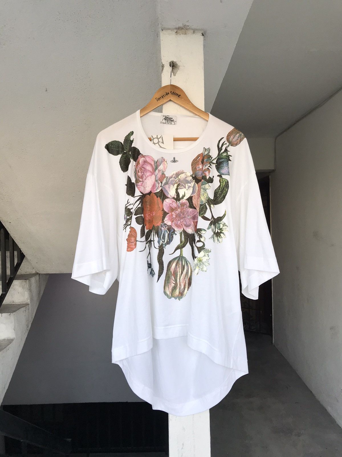 Vivienne Westwood Vivienne Westwood oversize Flowers tee Size US L / EU 52-54 / 3 - 5 Thumbnail