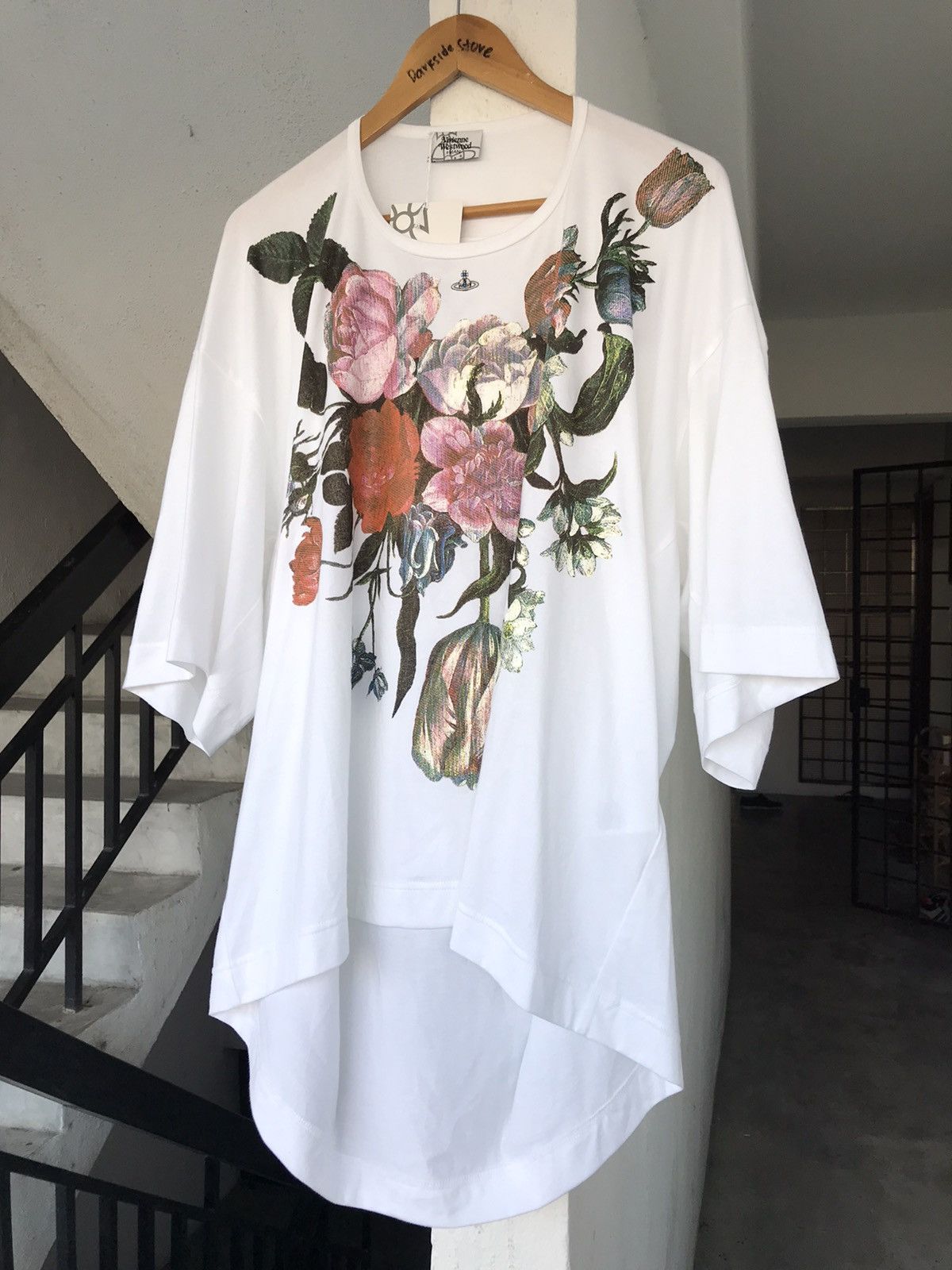 Vivienne Westwood Vivienne Westwood oversize Flowers tee Size US L / EU 52-54 / 3 - 6 Thumbnail