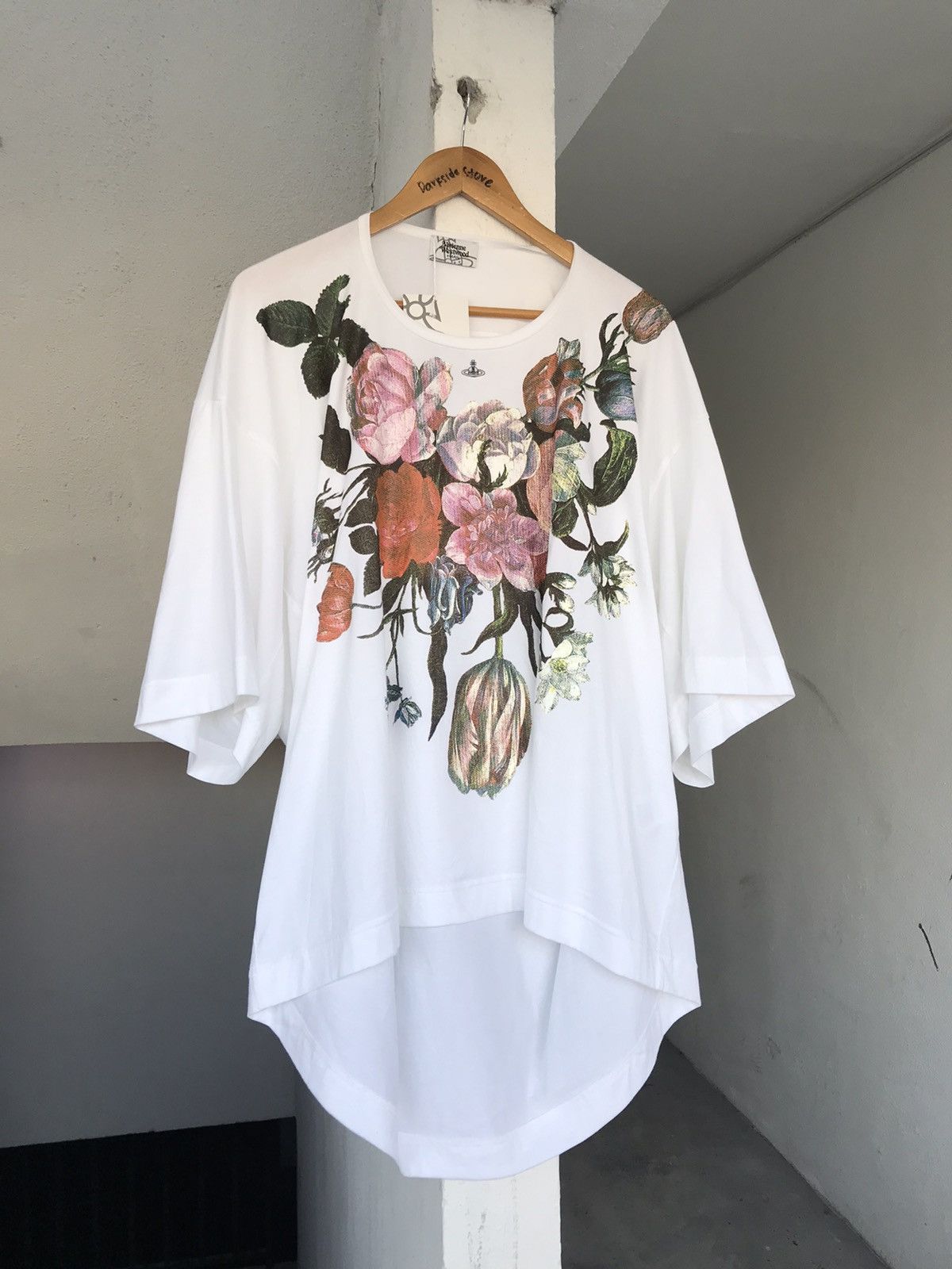 Vivienne Westwood Vivienne Westwood oversize Flowers tee Size US L / EU 52-54 / 3 - 2 Thumbnail