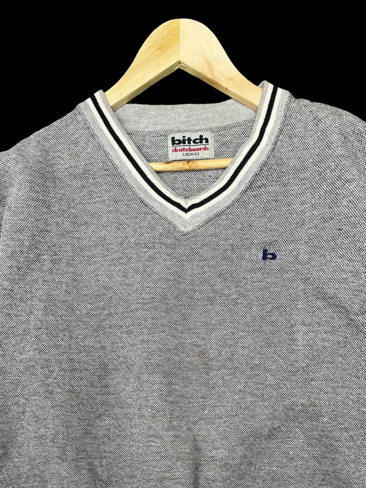 Designer VTG 90s BITCH SKATEBOARD V-NECK EMBROIDERY LOGO SWEATSHIRT Size US M / EU 48-50 / 2 - 6 Thumbnail