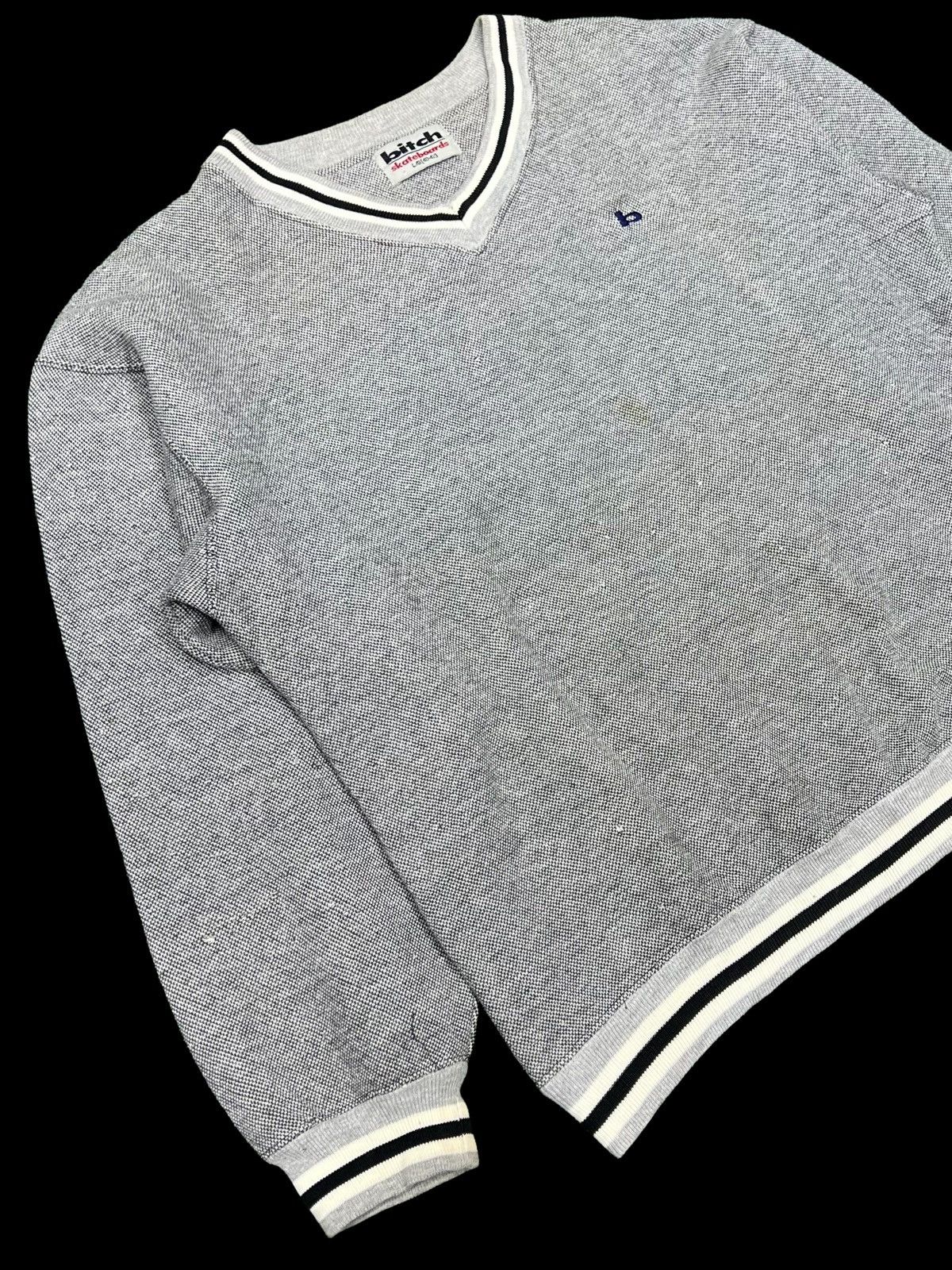 Designer VTG 90s BITCH SKATEBOARD V-NECK EMBROIDERY LOGO SWEATSHIRT Size US M / EU 48-50 / 2 - 8 Thumbnail
