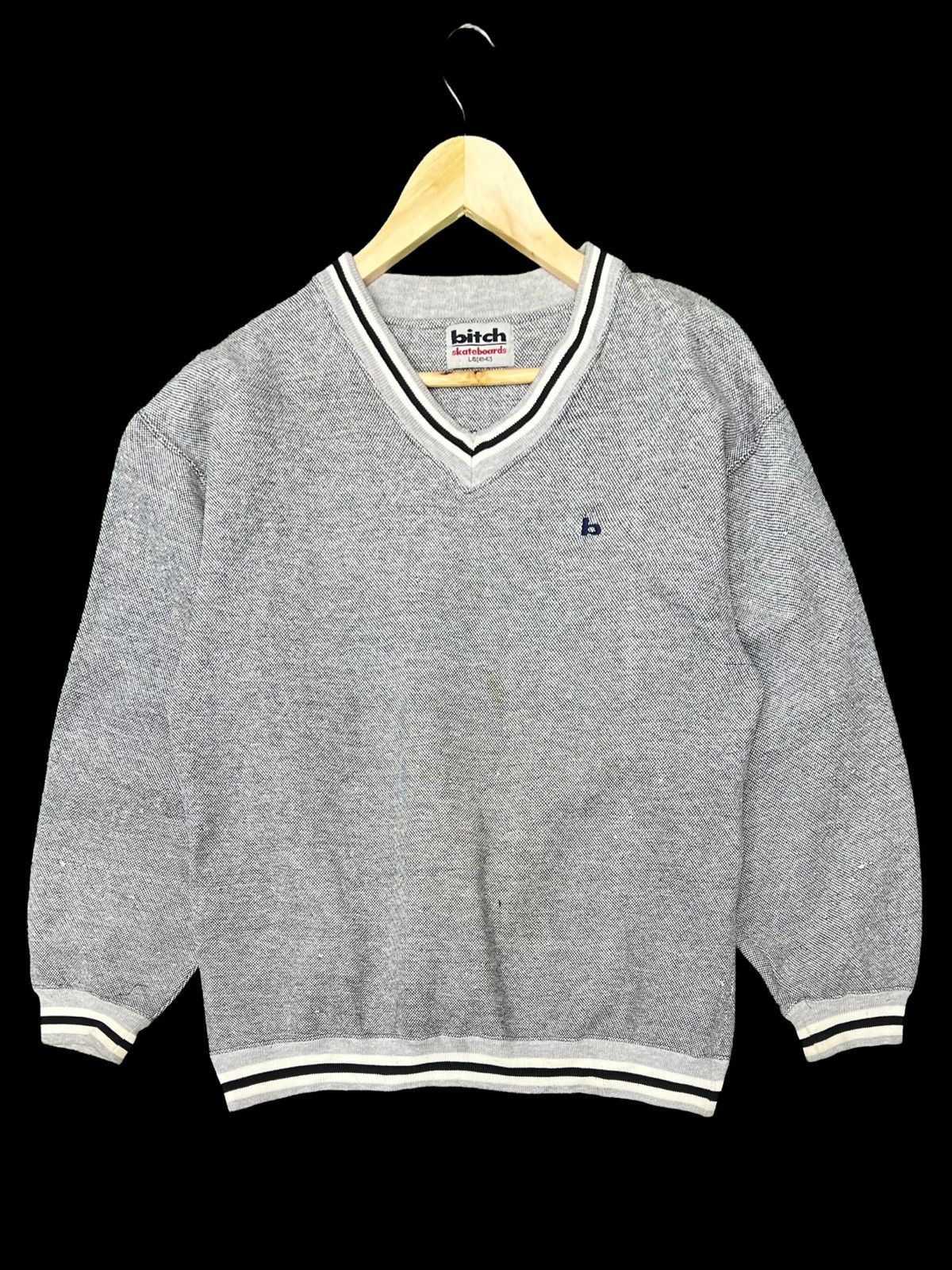 Designer VTG 90s BITCH SKATEBOARD V-NECK EMBROIDERY LOGO SWEATSHIRT Size US M / EU 48-50 / 2 - 1 Thumbnail