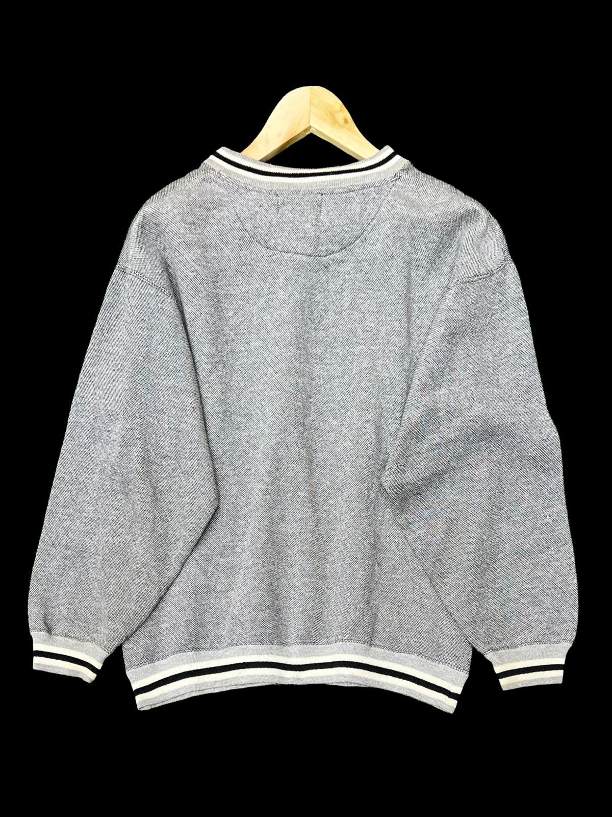 Designer VTG 90s BITCH SKATEBOARD V-NECK EMBROIDERY LOGO SWEATSHIRT Size US M / EU 48-50 / 2 - 2 Thumbnail