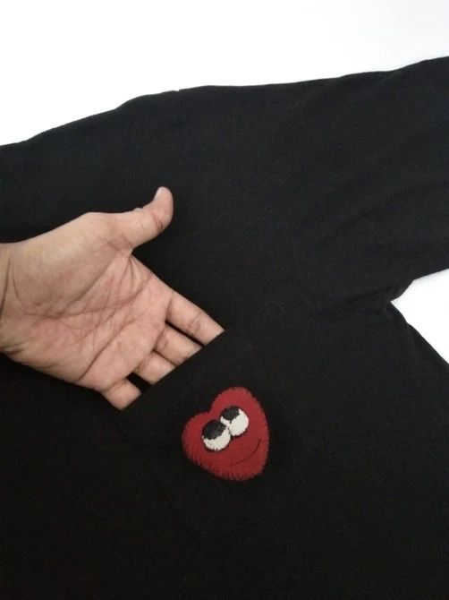 Kaws × Uniqlo Uniqlo x Kaws Pocket Tee Size US M / EU 48-50 / 2 - 2 Thumbnail