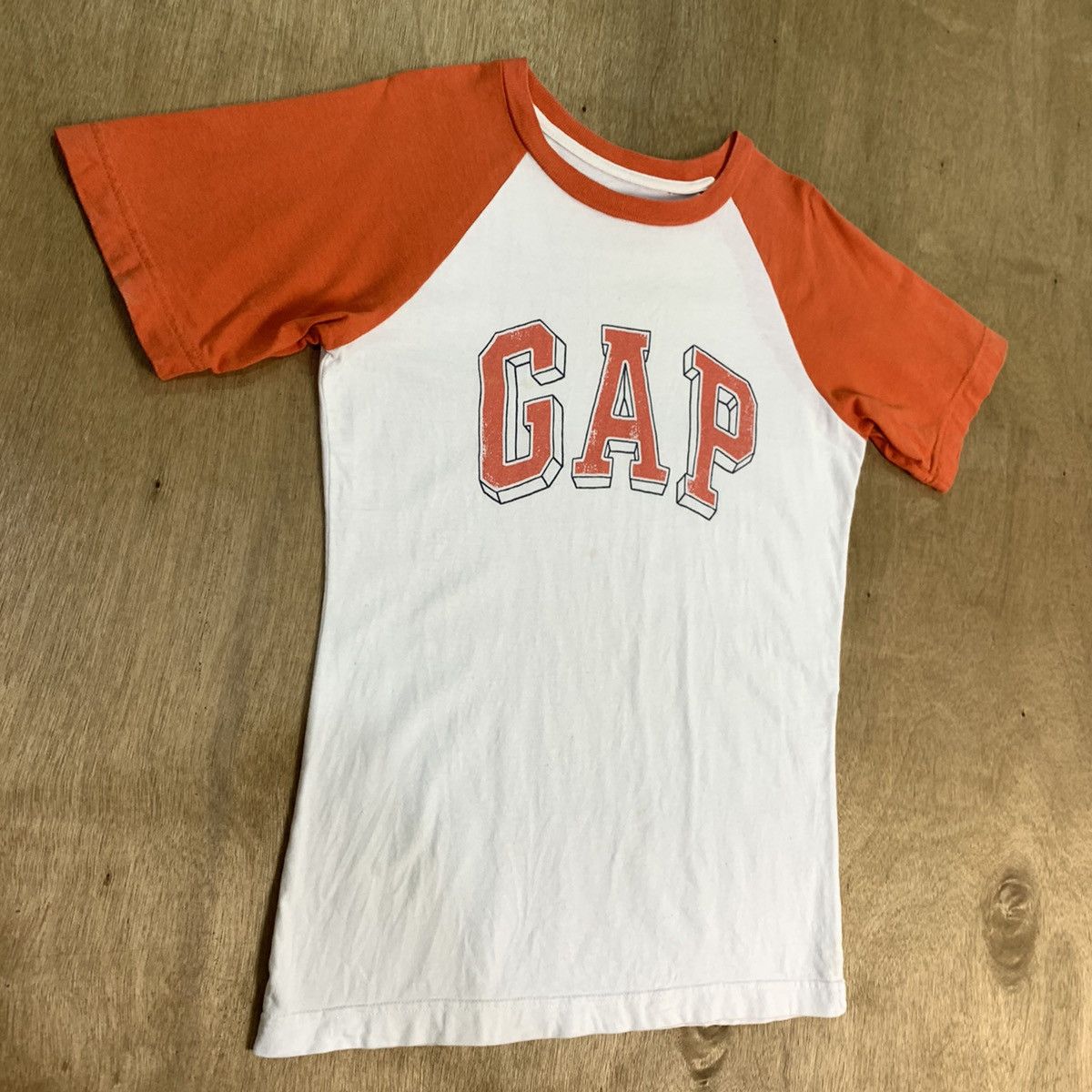Gap × Japanese Brand GAP 3D Isometric Graphic Big Logo Raglan Summer Surf Tshirt Size US S / EU 44-46 / 1 - 5 Thumbnail