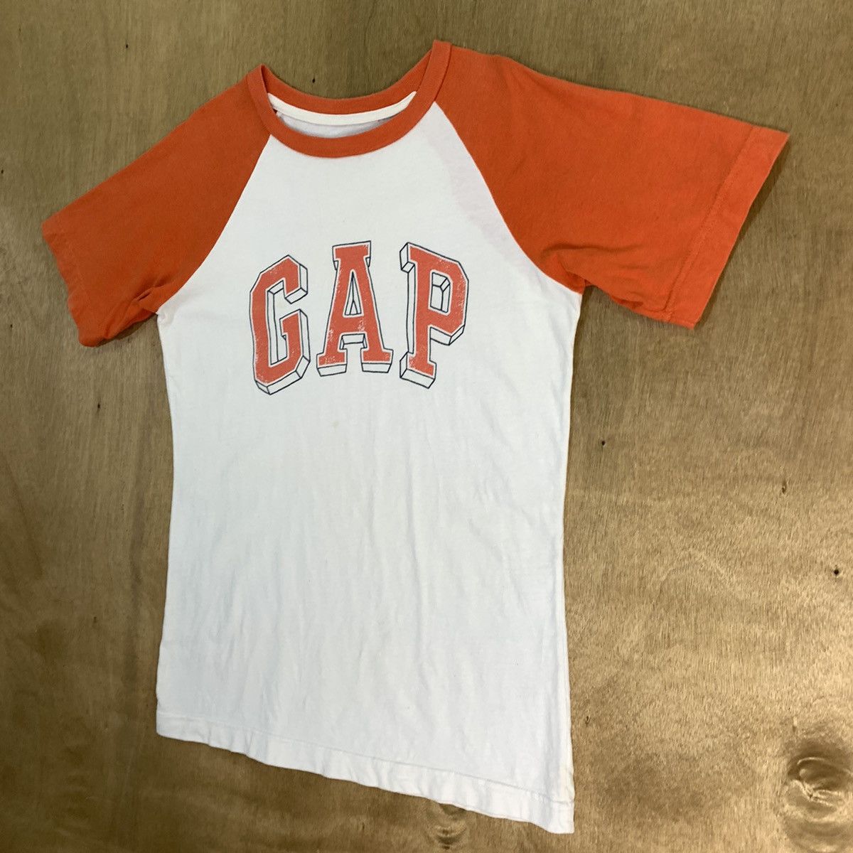 Gap × Japanese Brand GAP 3D Isometric Graphic Big Logo Raglan Summer Surf Tshirt Size US S / EU 44-46 / 1 - 6 Thumbnail