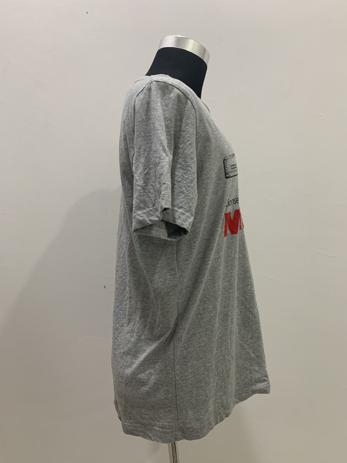 Uniqlo UNIQLO Minox Germany License to Shoot Photographer Tshirt Size US XL / EU 56 / 4 - 6 Thumbnail