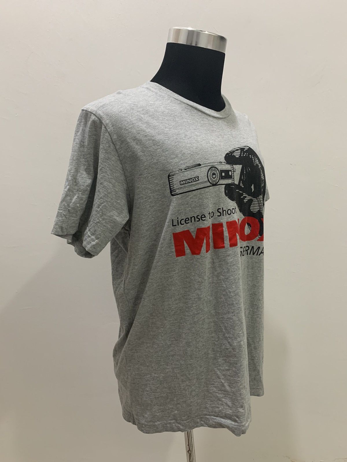 Uniqlo UNIQLO Minox Germany License to Shoot Photographer Tshirt Size US XL / EU 56 / 4 - 3 Thumbnail