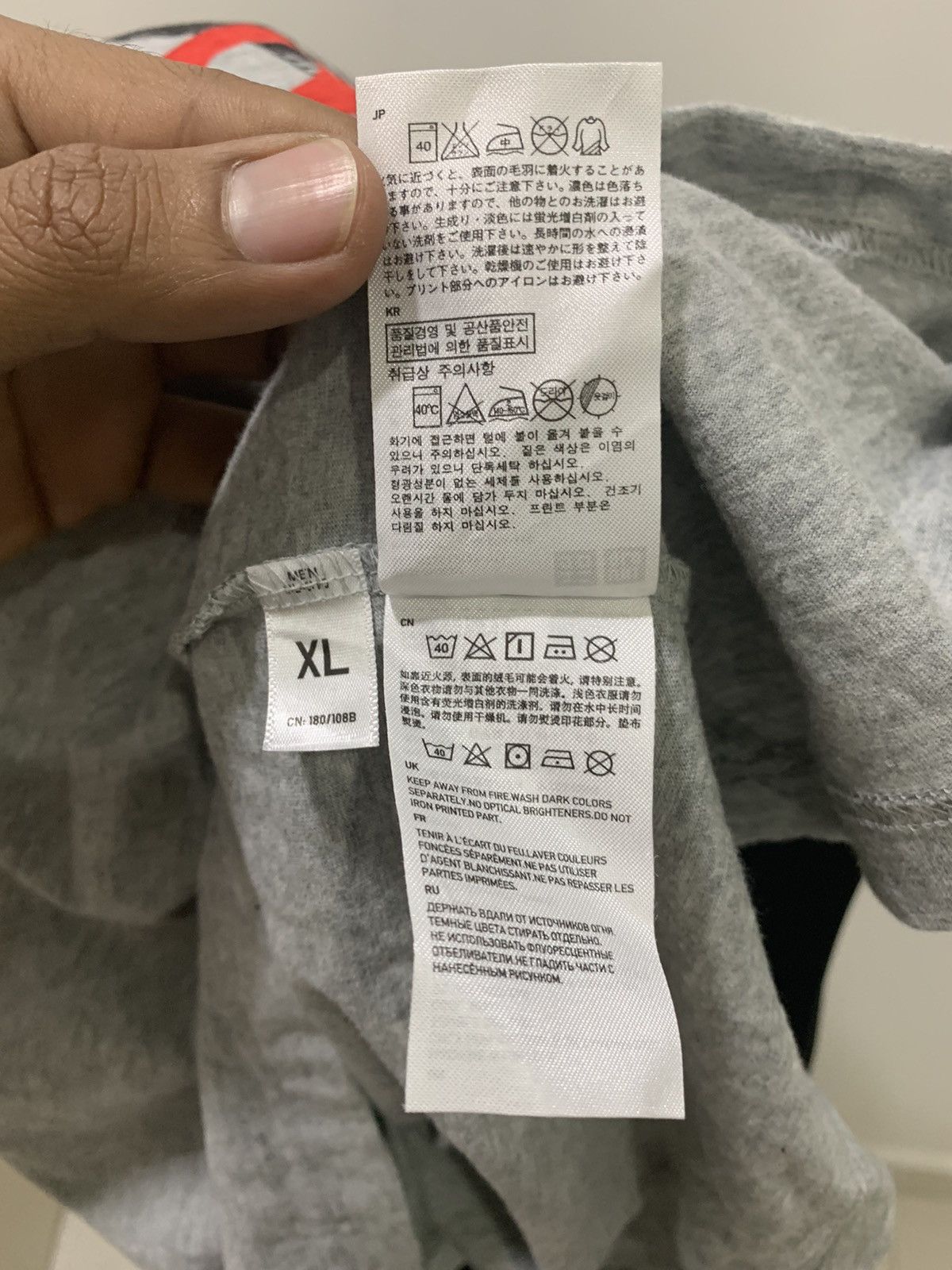 Uniqlo UNIQLO Minox Germany License to Shoot Photographer Tshirt Size US XL / EU 56 / 4 - 12 Thumbnail