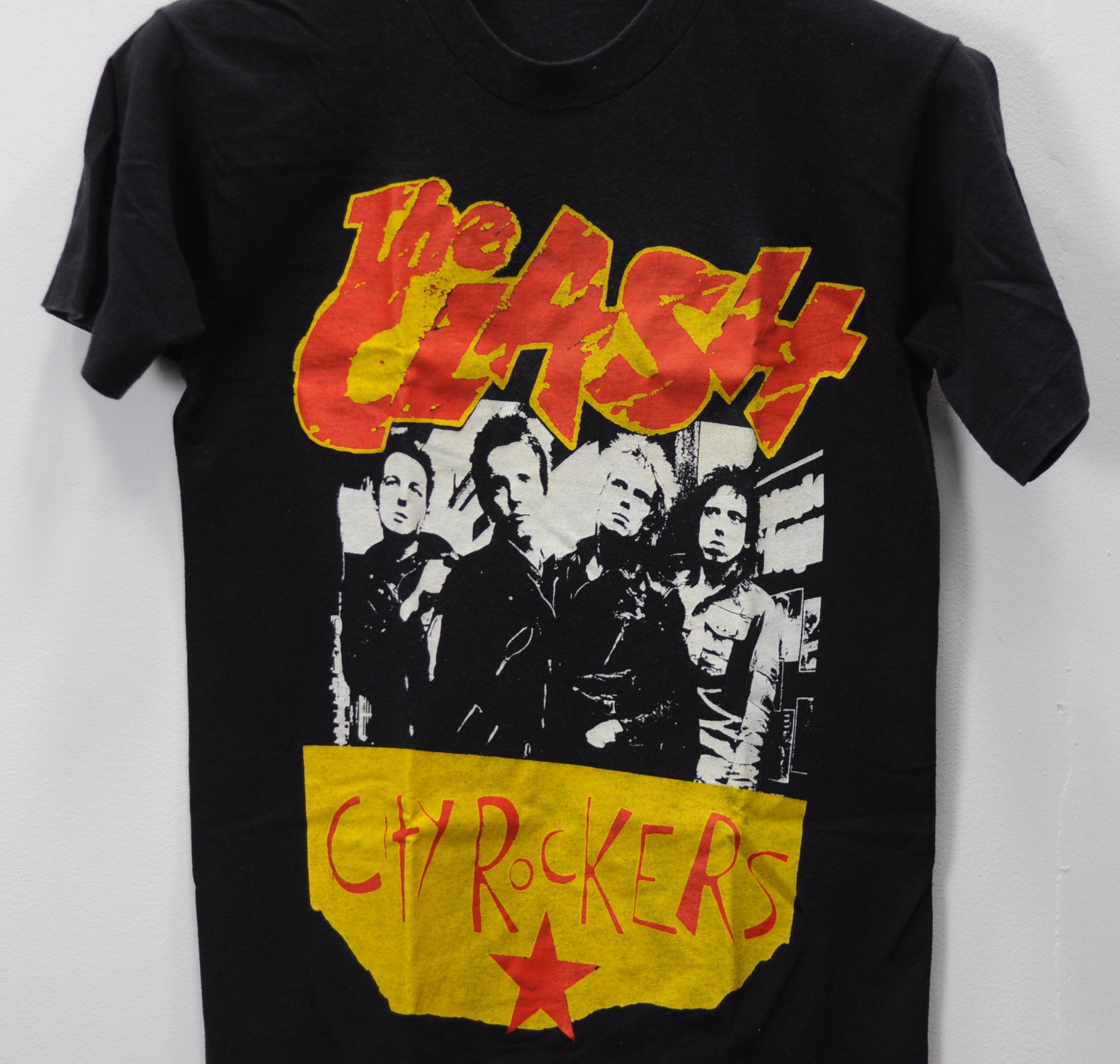 Vintage Vintage 1980s The Clash T Shirt City Rocker Punk Rock Size US S / EU 44-46 / 1 - 2 Thumbnail