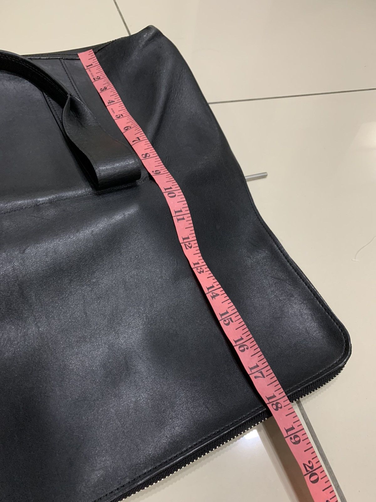 3.1 Phillip Lim BEIGE BLACK 3.1 HOUR BAG FULL LEATHER RARE Size ONE SIZE - 8 Thumbnail