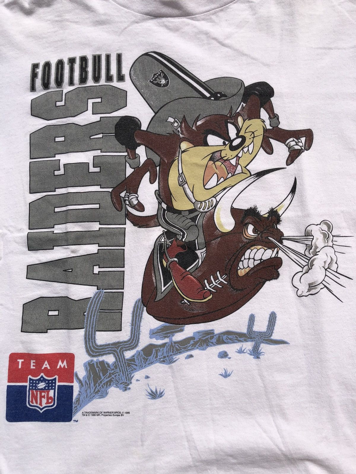 NFL Vintage 1996 Los Angeles Raiders Taz Tazmanian Devil NFL Tee Size US M / EU 48-50 / 2 - 7 Thumbnail