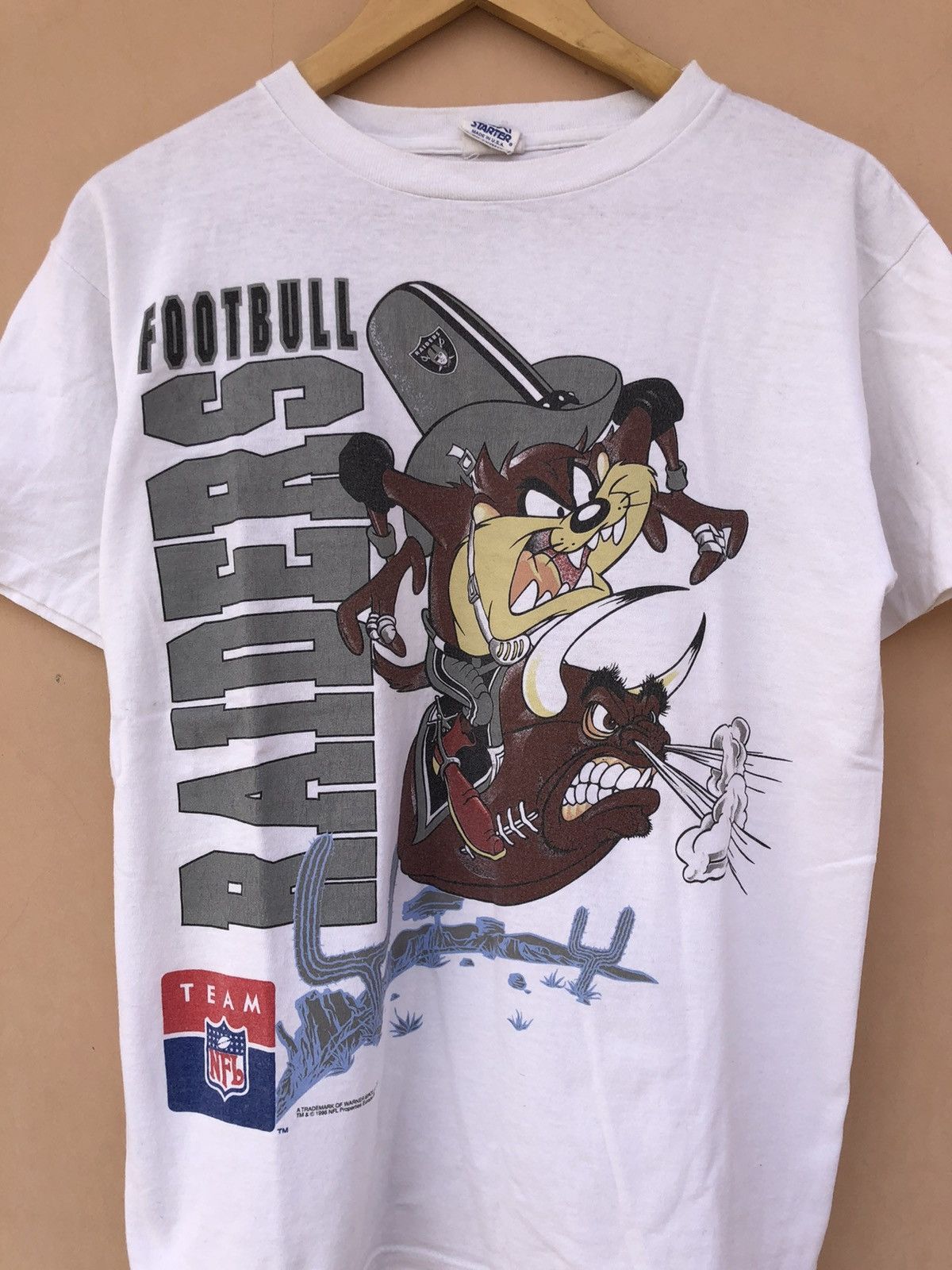 NFL Vintage 1996 Los Angeles Raiders Taz Tazmanian Devil NFL Tee Size US M / EU 48-50 / 2 - 2 Thumbnail