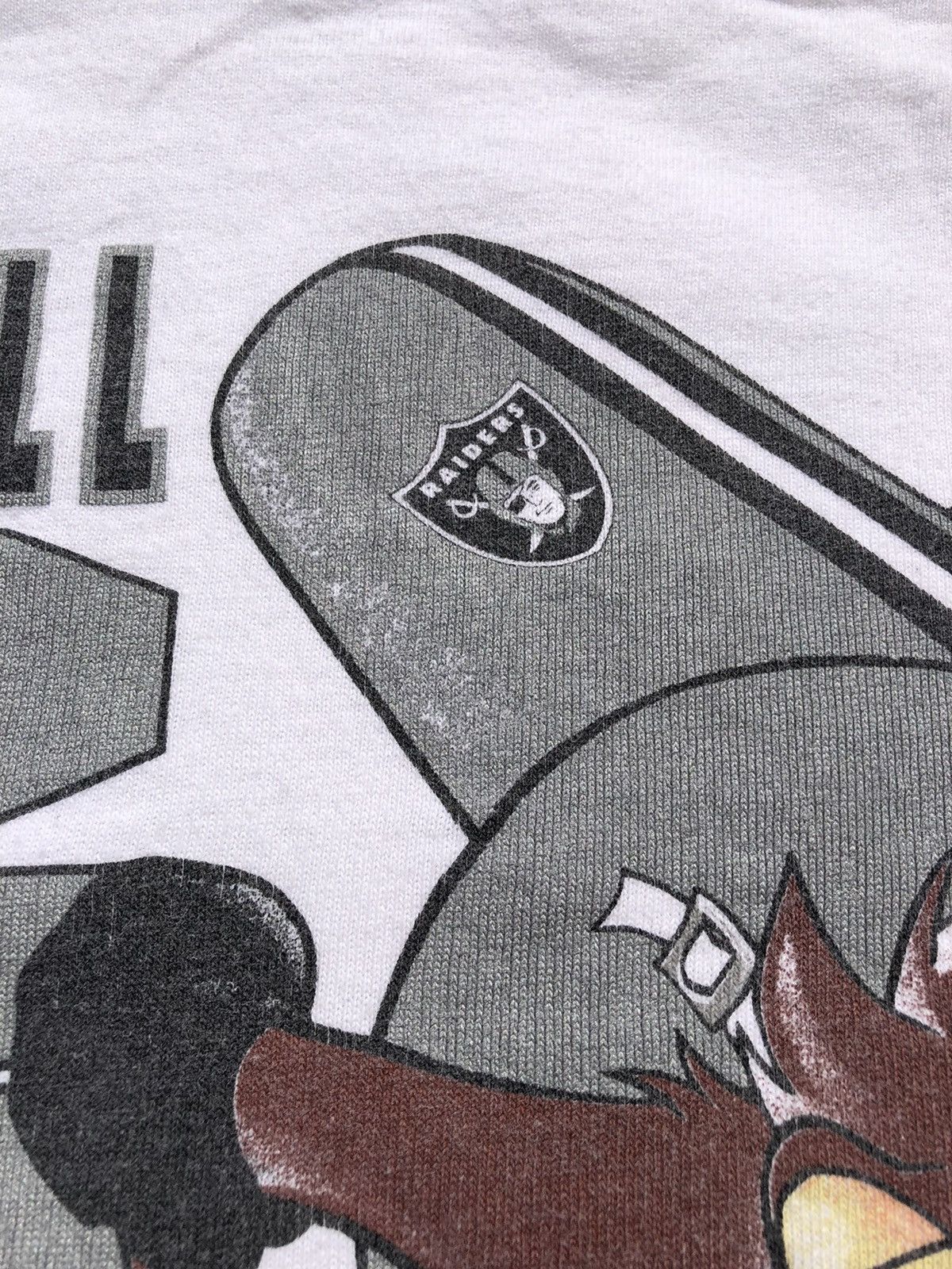 NFL Vintage 1996 Los Angeles Raiders Taz Tazmanian Devil NFL Tee Size US M / EU 48-50 / 2 - 9 Thumbnail