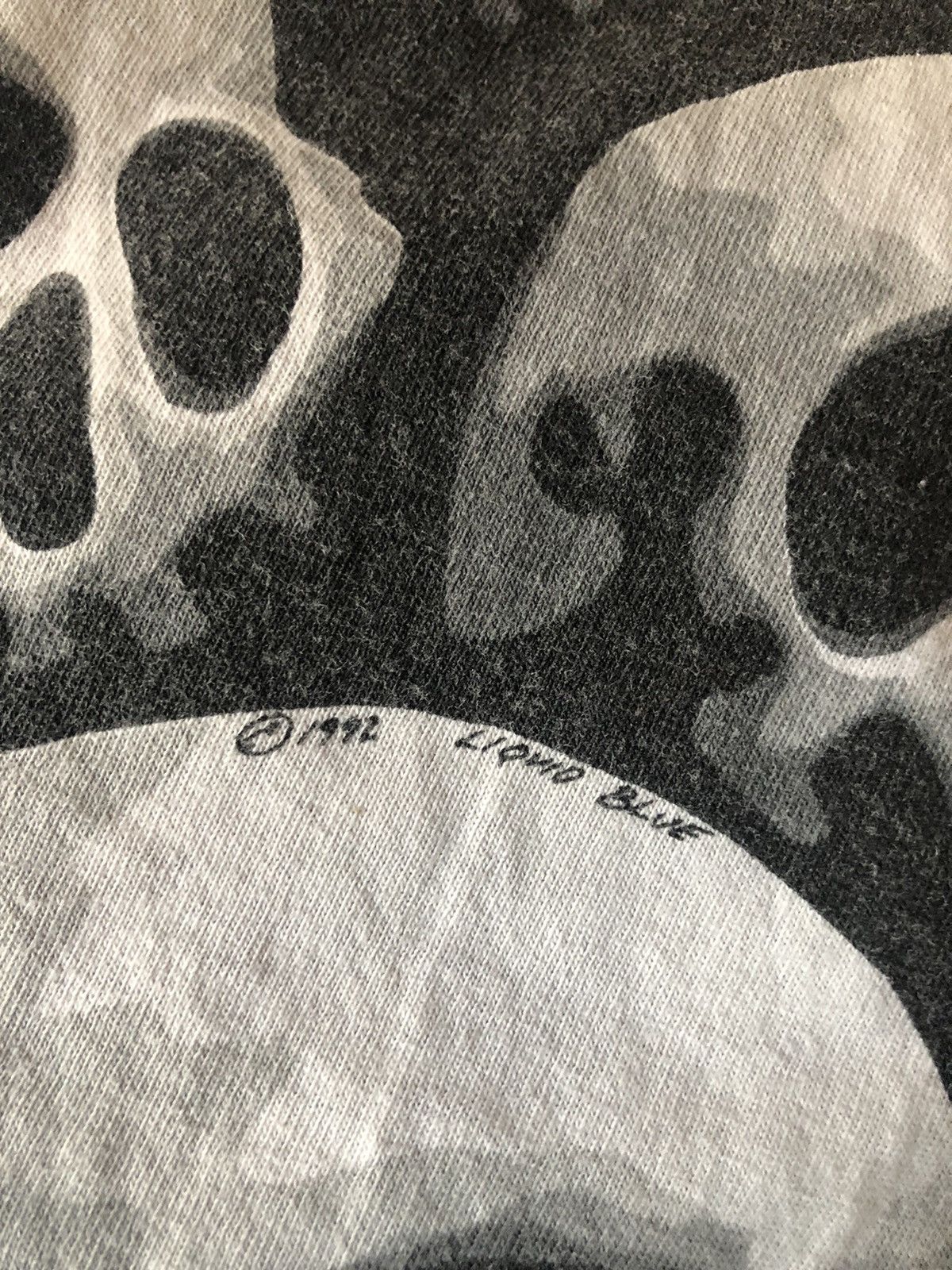 Liquid Blue Vintage 1992 Liquid Blue Skull All Over Print T-shirt Size US XL / EU 56 / 4 - 8 Thumbnail