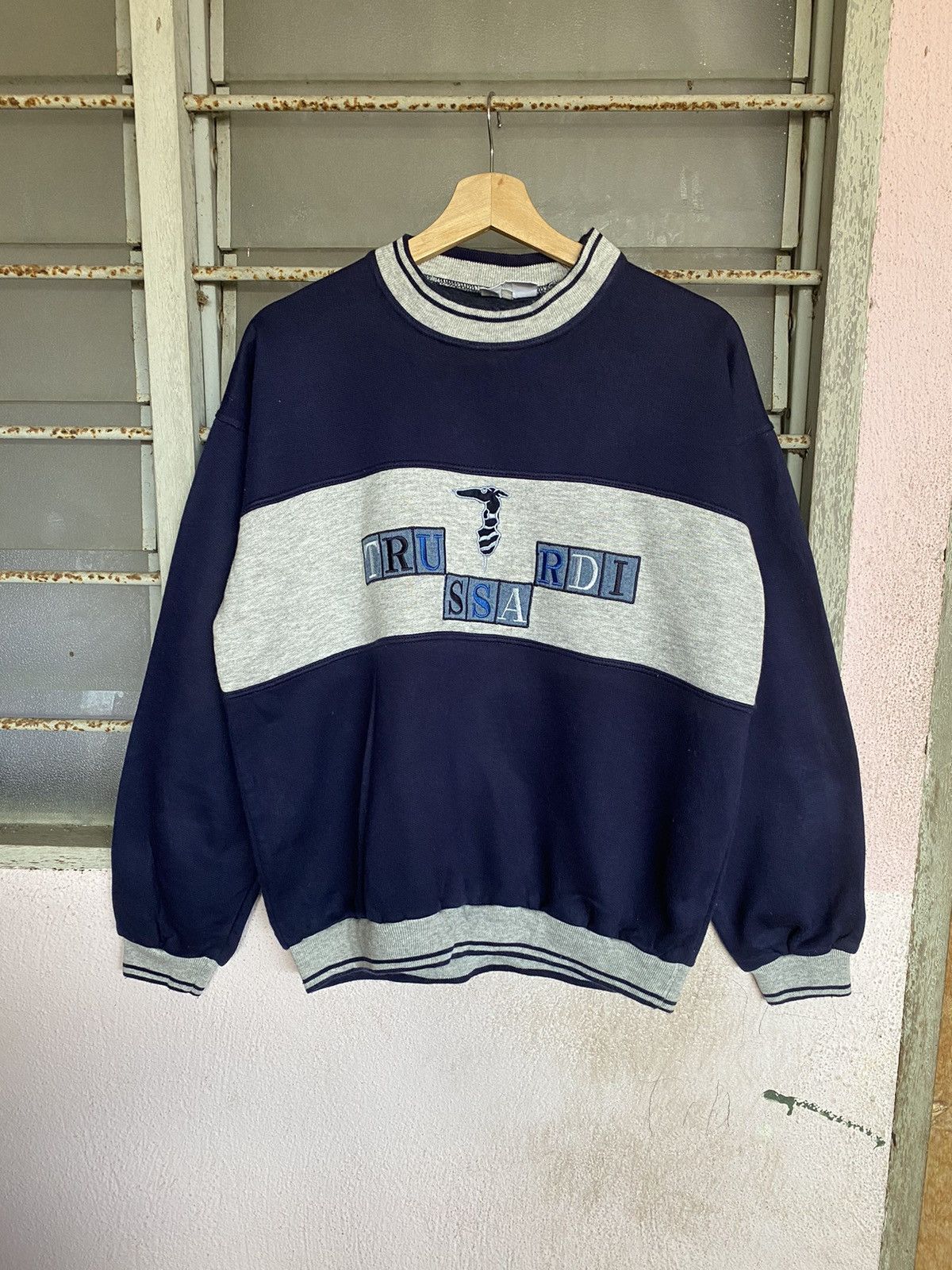 Trussardi × Vintage AW Trussardi Embroidery Spellout Crewneck Size US M / EU 48-50 / 2 - 5 Thumbnail