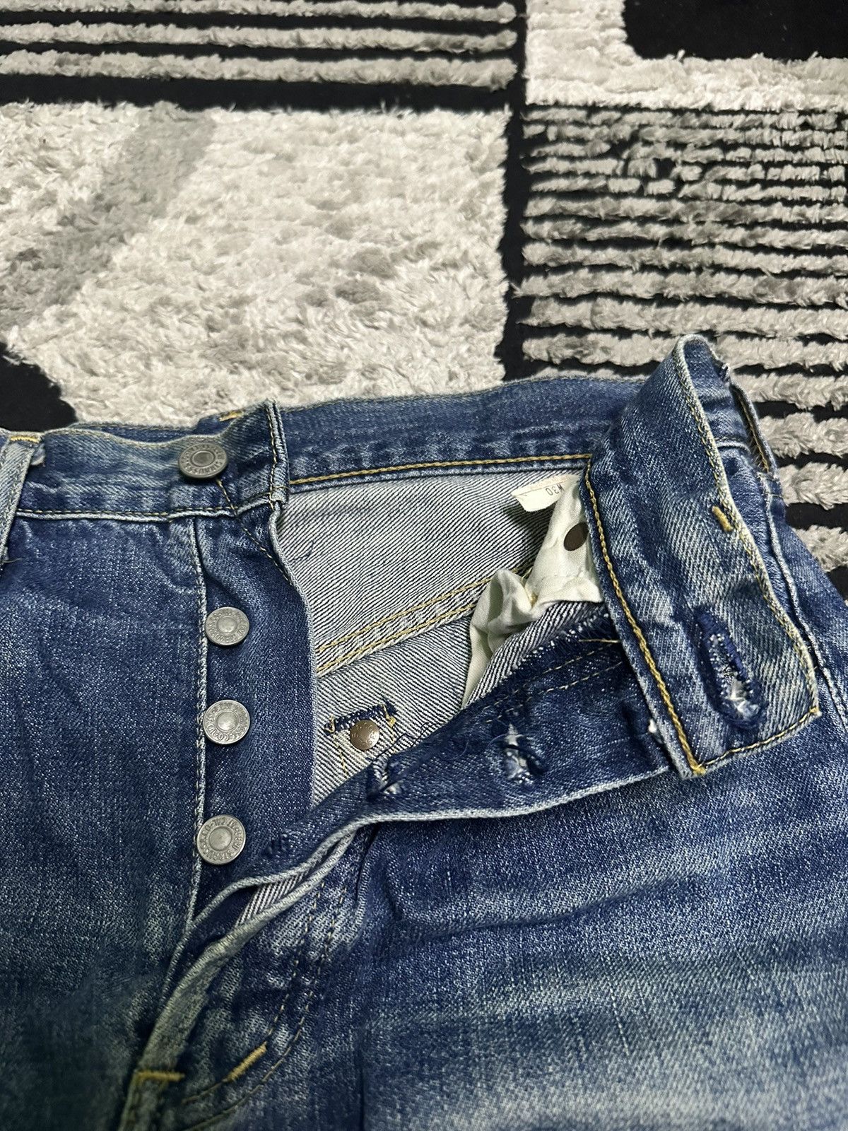 Levi's 28x30 Vintage Levi’s bigE 503B button j22 selvedge jeans Size US 28 / EU 44 - 9 Thumbnail