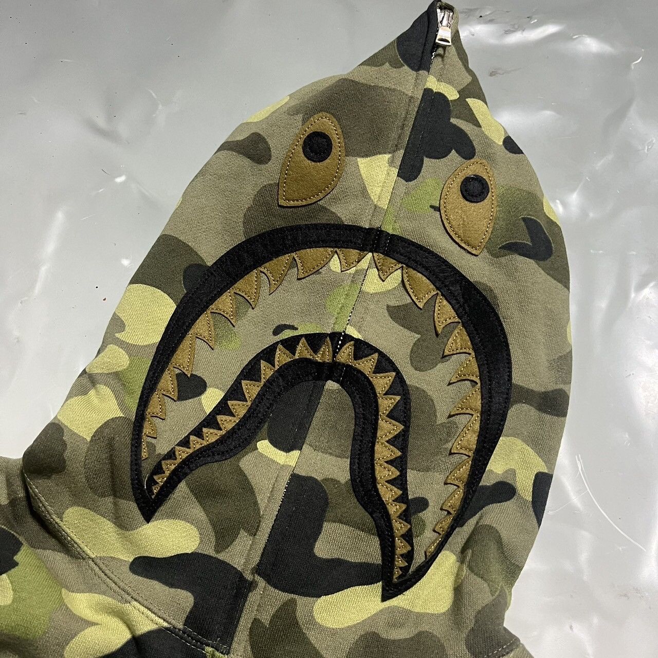 Bape BAPE undefeated shark full zip hoodie Size US L / EU 52-54 / 3 - 3 Thumbnail