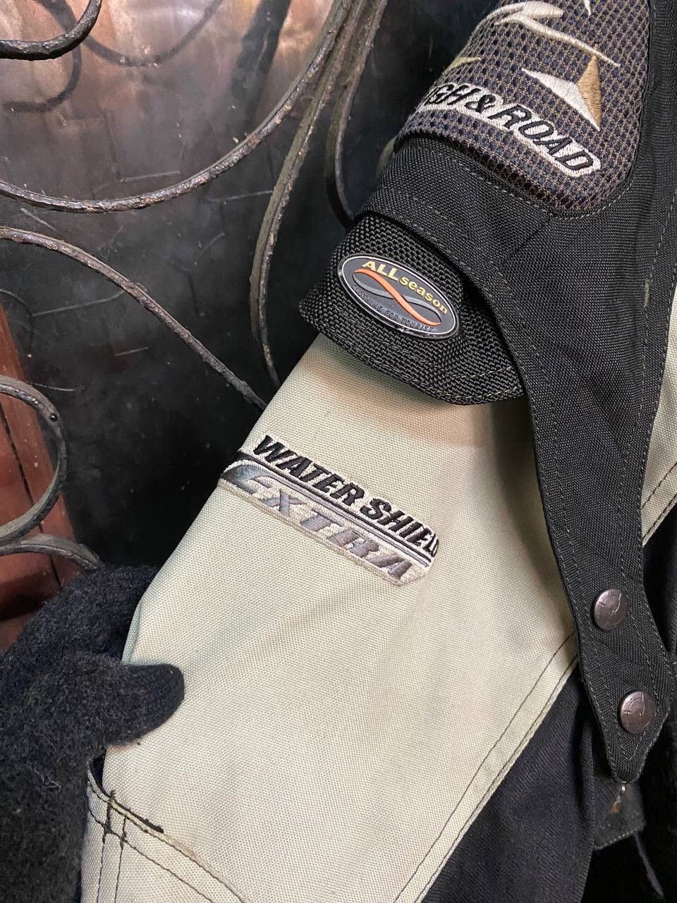 Other Rough and Road Water Shield Motorcycle Jacket Size US L / EU 52-54 / 3 - 8 Thumbnail
