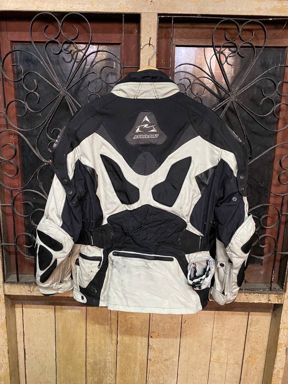 Other Rough and Road Water Shield Motorcycle Jacket Size US L / EU 52-54 / 3 - 4 Thumbnail