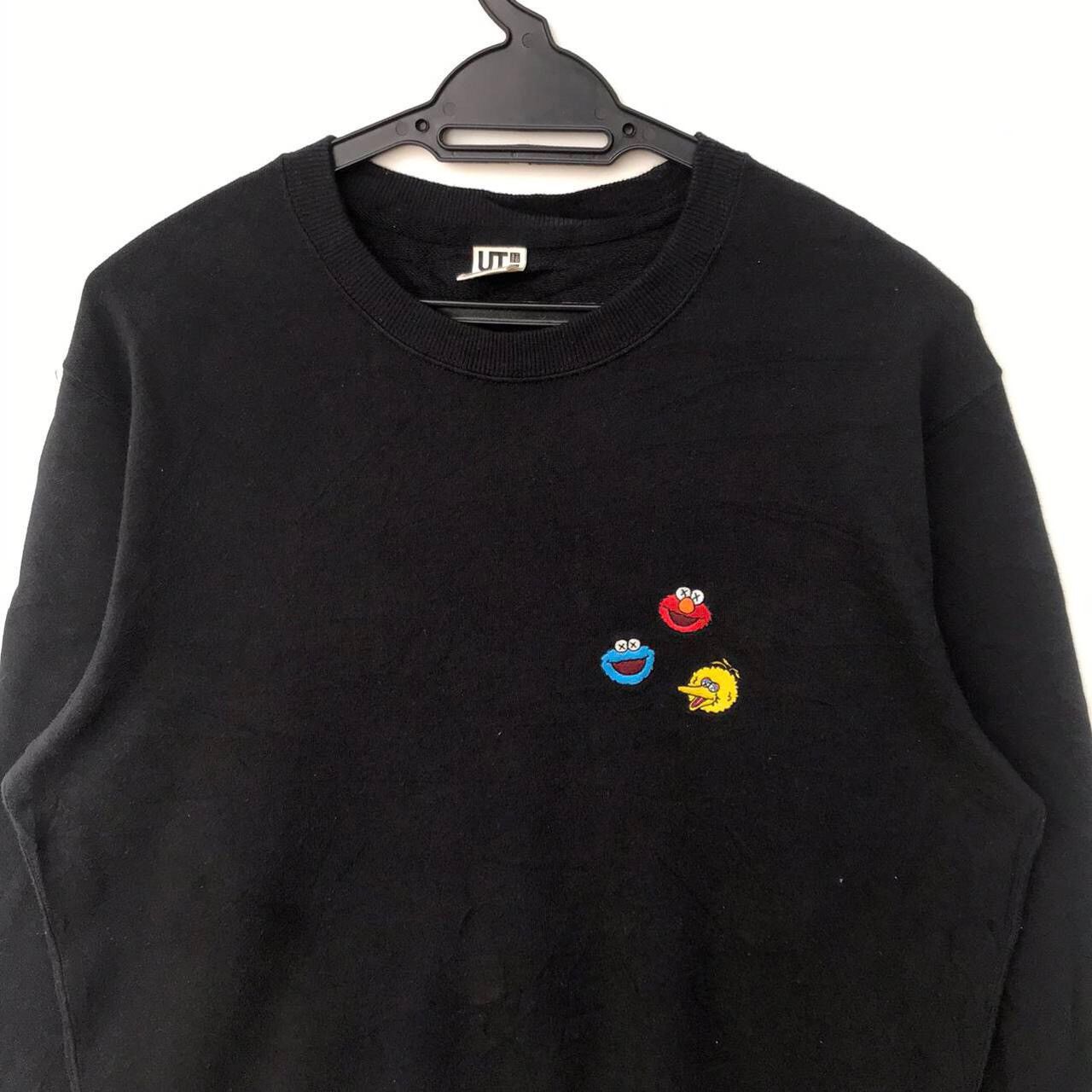 Japanese Brand × Kaws × Uniqlo Uniqlo x kaws Sesame Street XX Crewneck Size US M / EU 48-50 / 2 - 3 Thumbnail