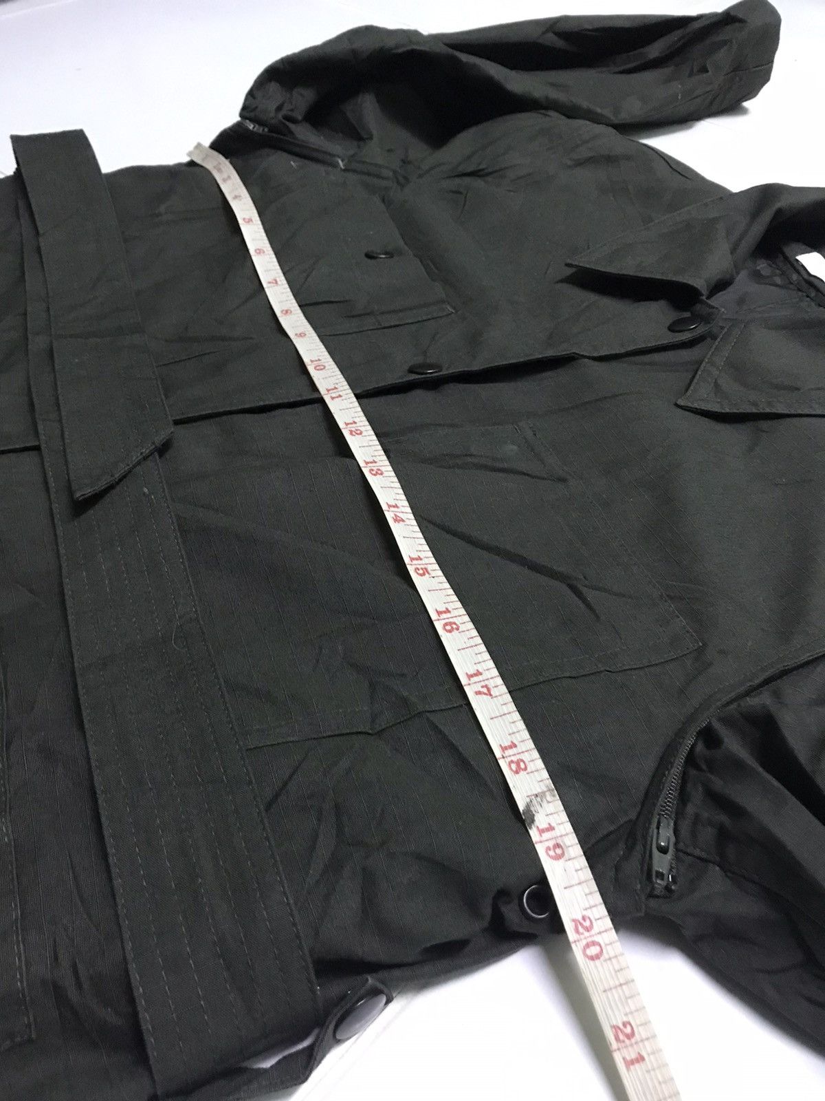 Lemaire × Uniqlo Uniqlo and Lemaire snap button multipocket trancoat Size US L / EU 52-54 / 3 - 8 Thumbnail