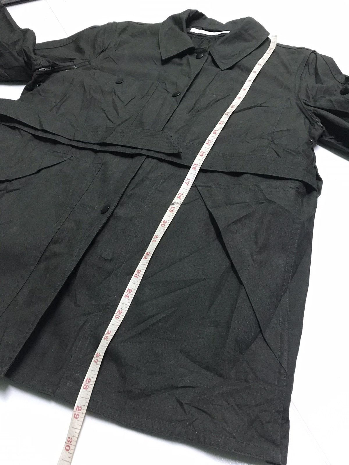 Lemaire × Uniqlo Uniqlo and Lemaire snap button multipocket trancoat Size US L / EU 52-54 / 3 - 9 Thumbnail