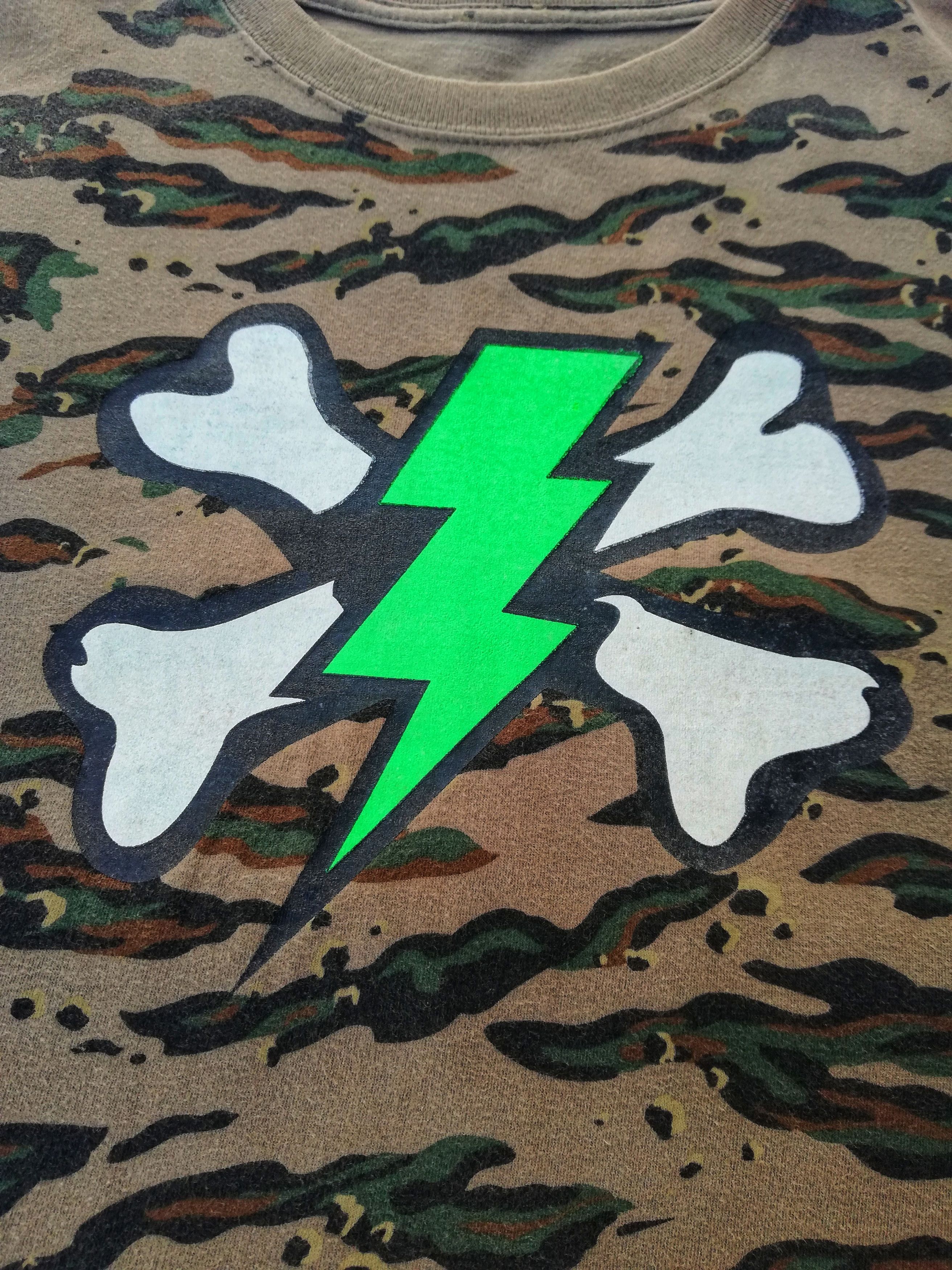 Jun Takahashi 🔥Camo T-Shirt 2000 S/S Collection Thunderbolt Camouflage🔥 Size US M / EU 48-50 / 2 - 5 Thumbnail