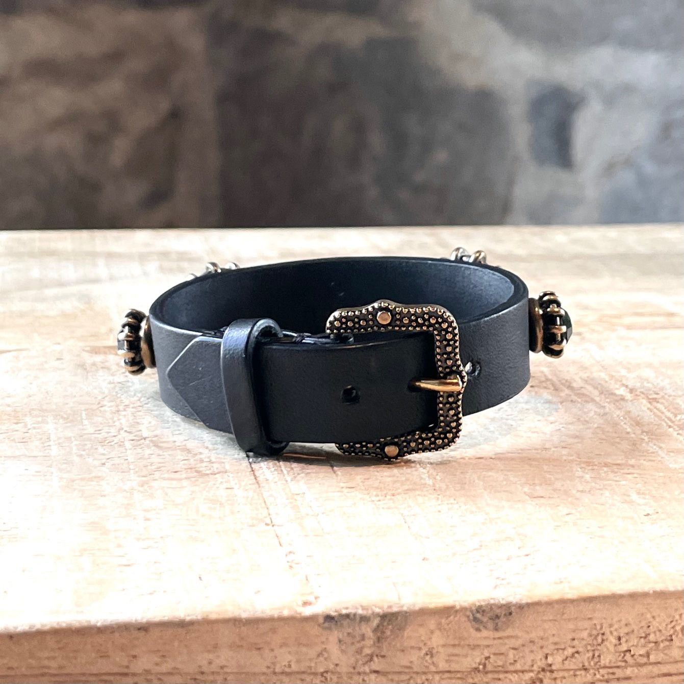 Gucci Gucci Black Leather Feline Stone Studded Bracelet Size ONE SIZE - 4 Thumbnail