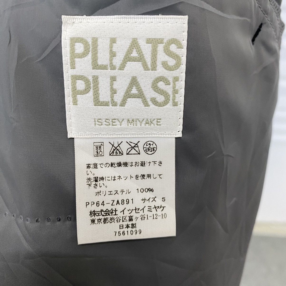 Pleats Please Issey Miyake Pleats Please Issey Miyake button nylon jacket Size M / US 6-8 / IT 42-44 - 14 Thumbnail
