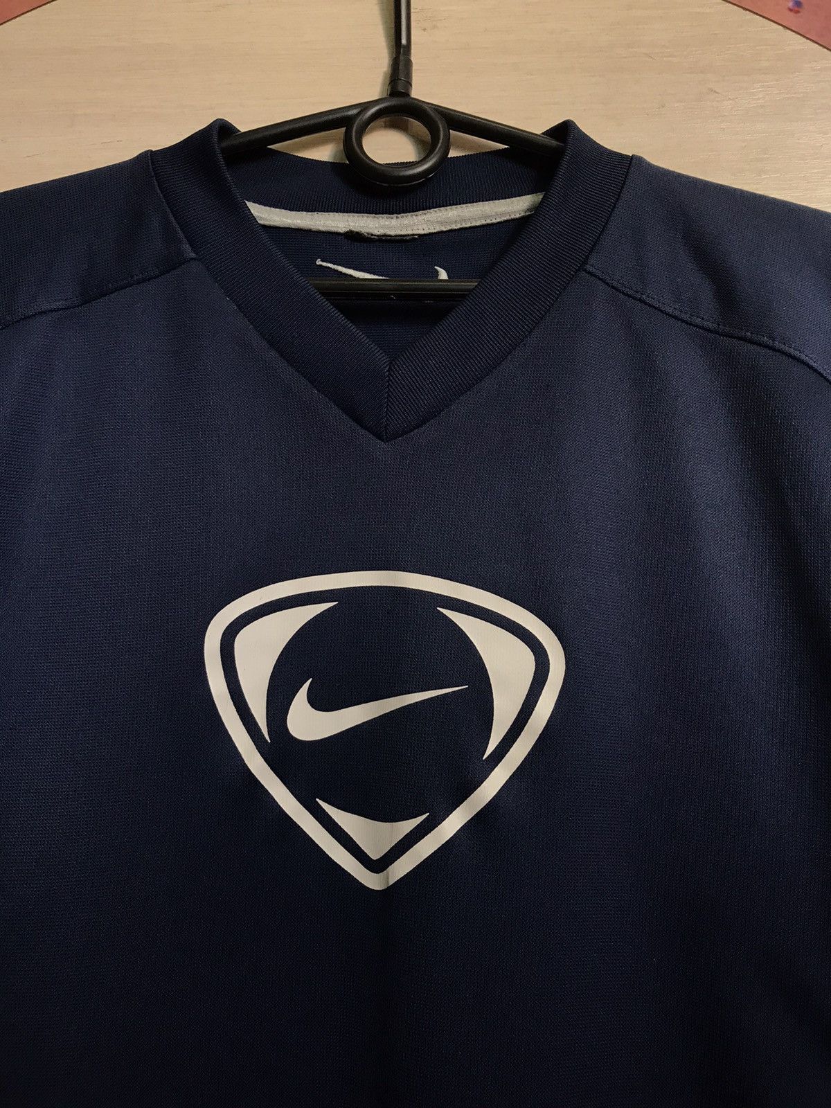 Vintage Vintage Nike big logo streetwear tee Size US M / EU 48-50 / 2 - 3 Thumbnail