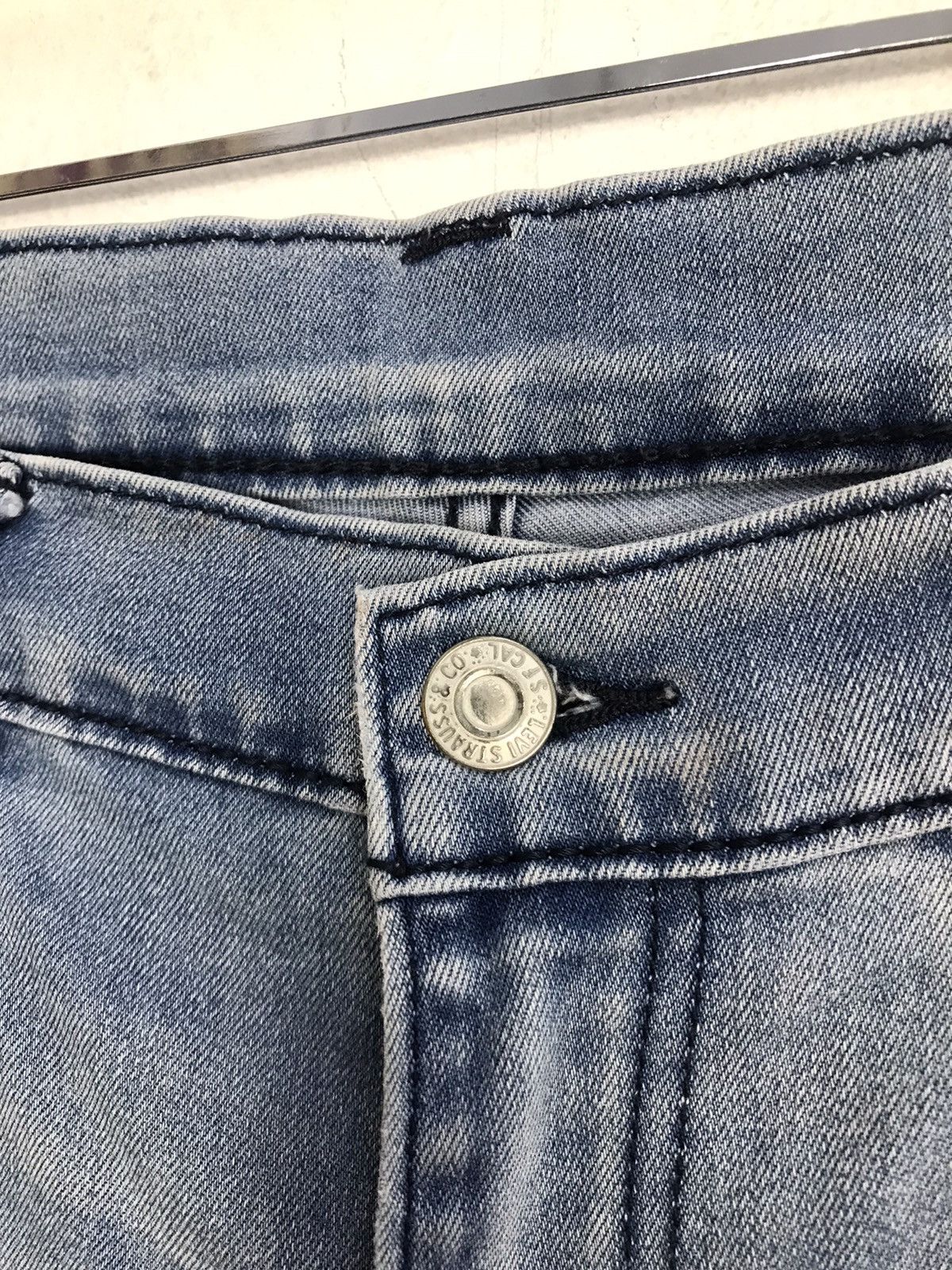 Levi's × Vintage Vintage Levis Short Pants Light Wash Distressed Style Size US 34 / EU 50 - 7 Thumbnail