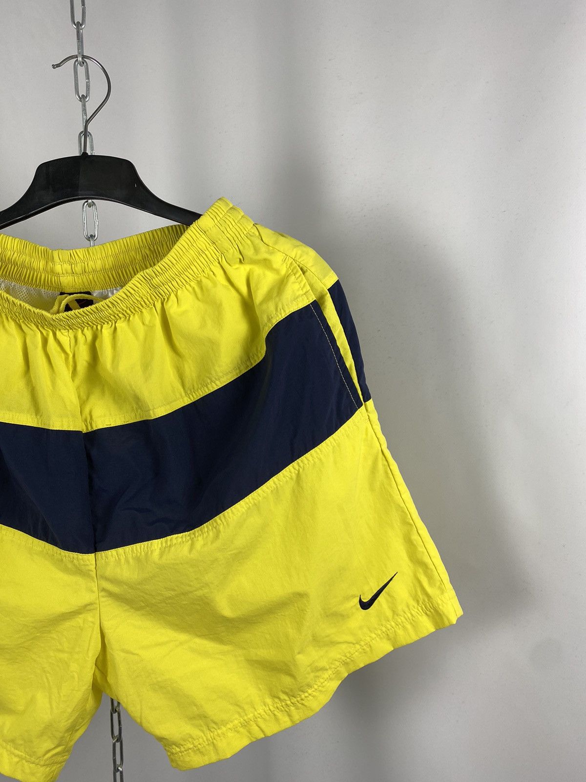 Nike Nike vintage shorts yellow size 36 XL Size US 36 / EU 52 - 3 Thumbnail