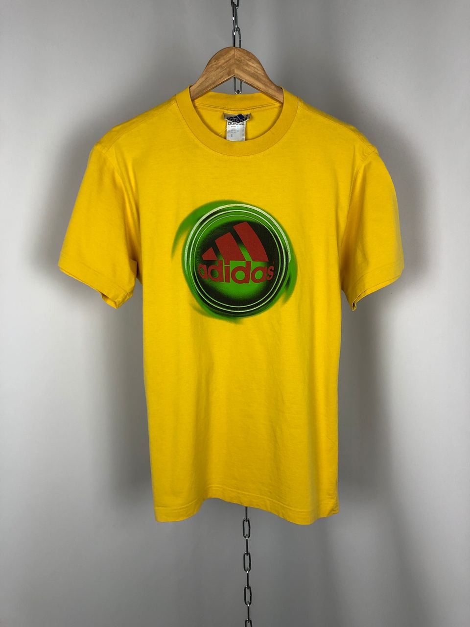 Adidas Adidas vintage t-shirts yellow size M Size US M / EU 48-50 / 2 - 1 Thumbnail