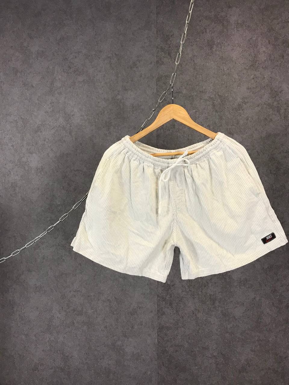 Nike Nike swoosh vintage heavy shorts Size US 34 / EU 50 - 1 Thumbnail